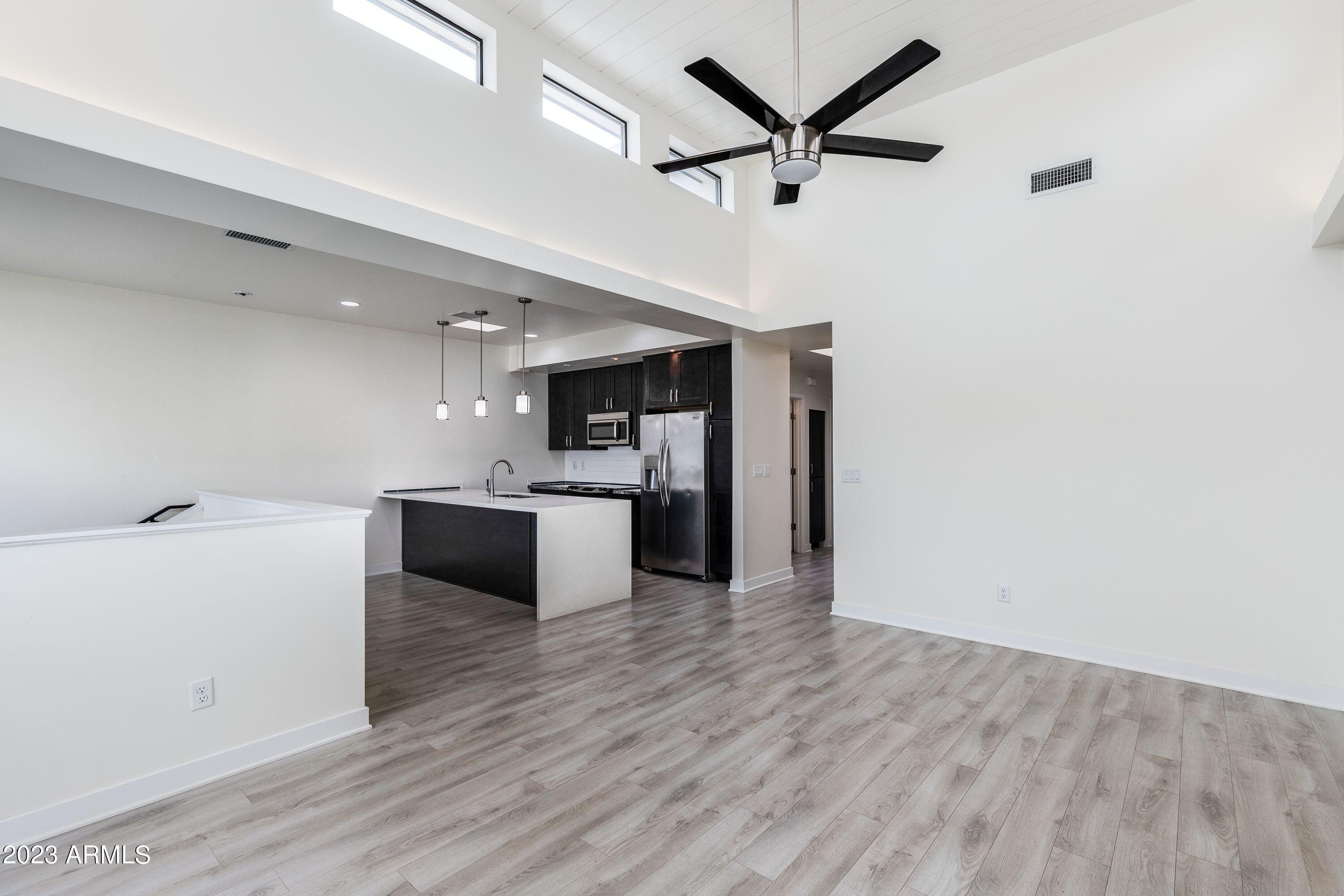 1301 W 4th Street, 1007