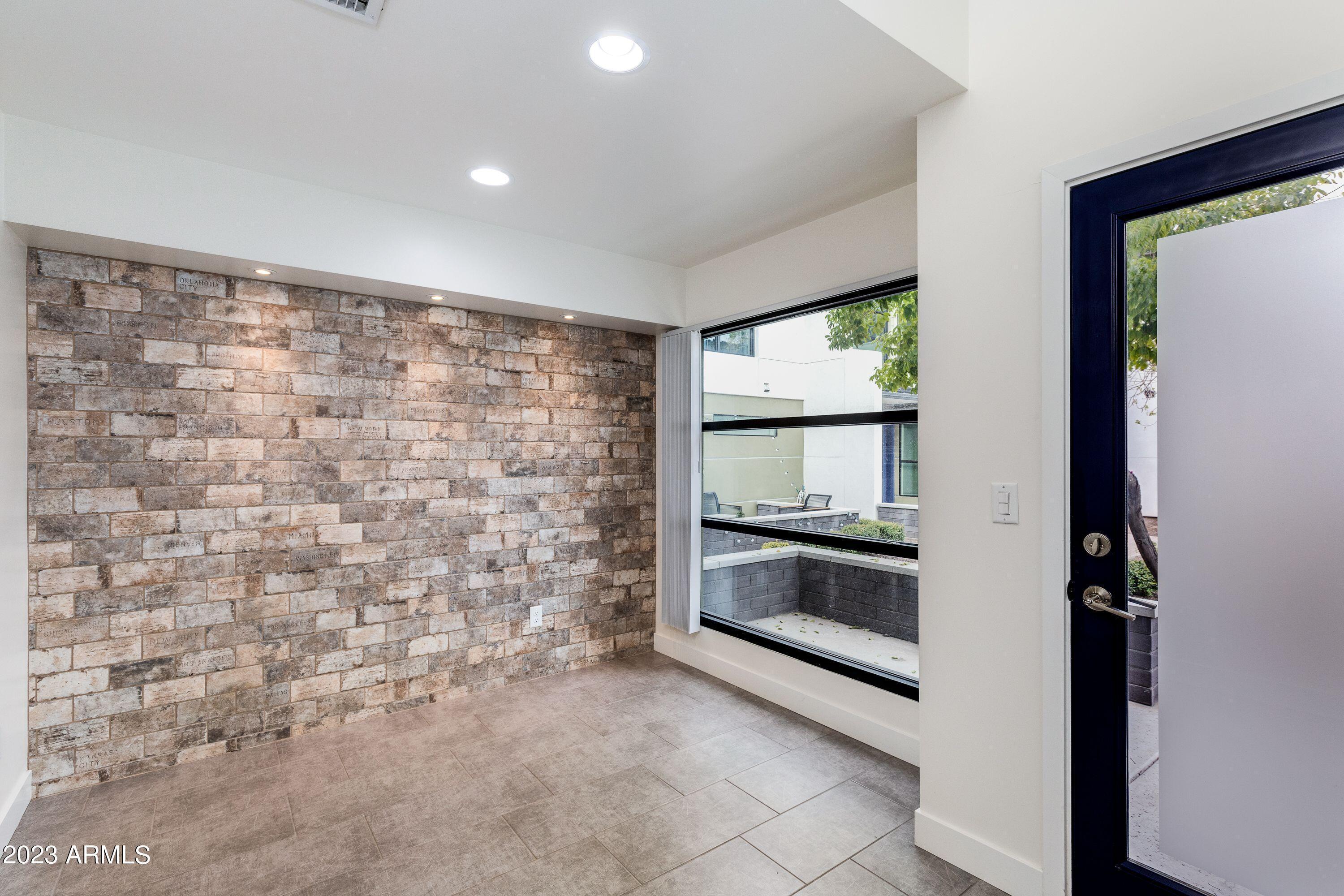 1301 W 4th Street, 1007