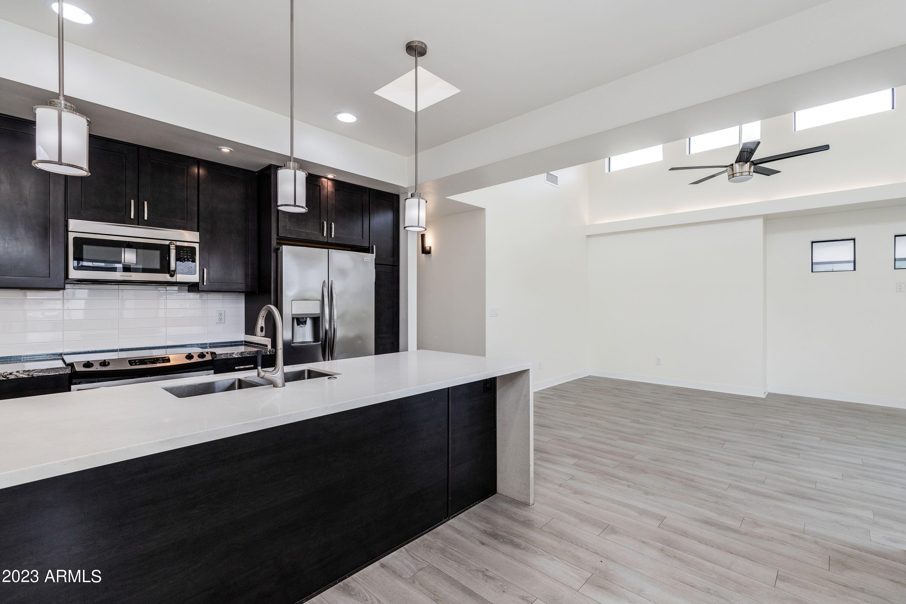 1301 W 4th Street, 1007