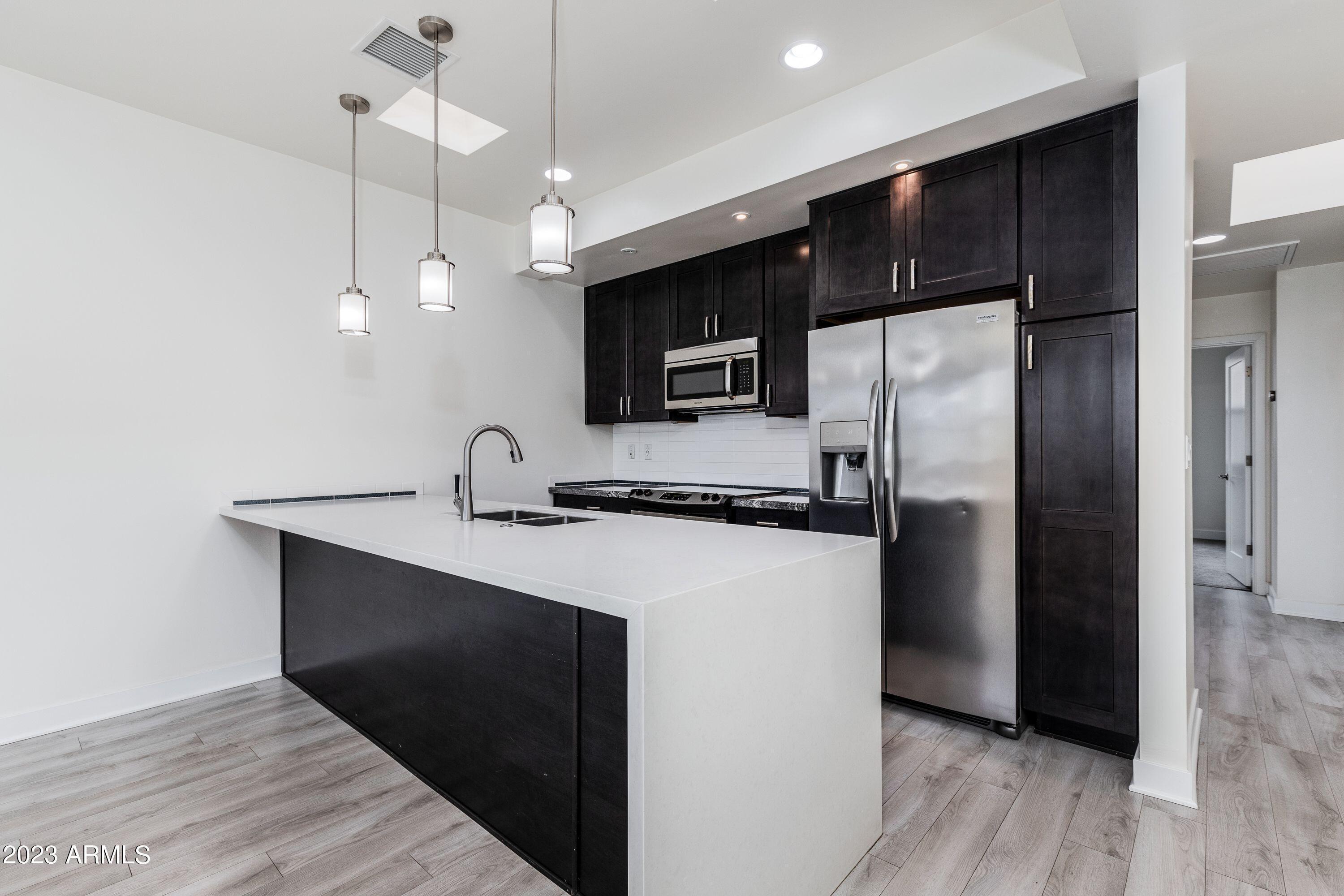 1301 W 4th Street, 1007