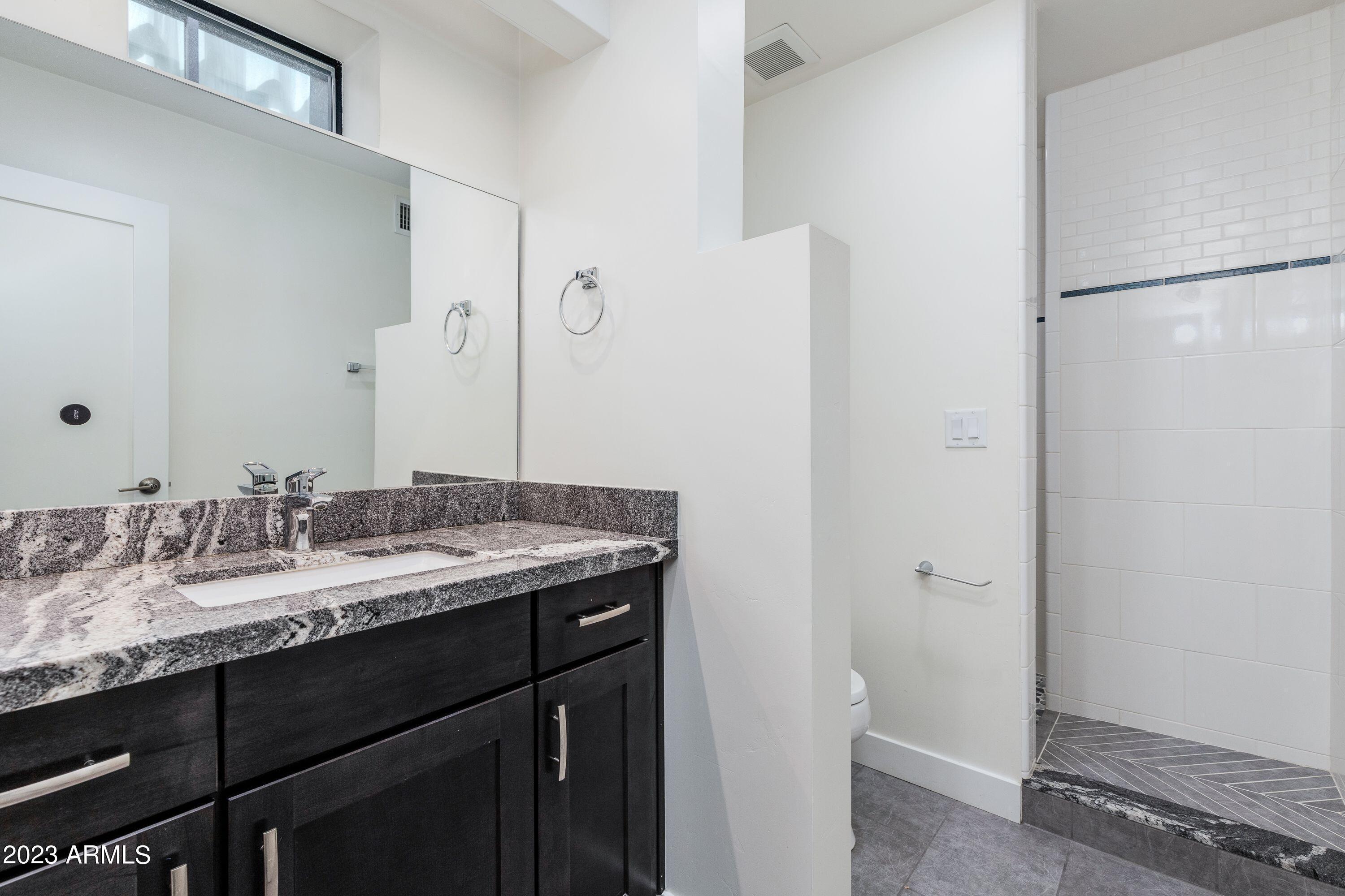 1301 W 4th Street, 1007