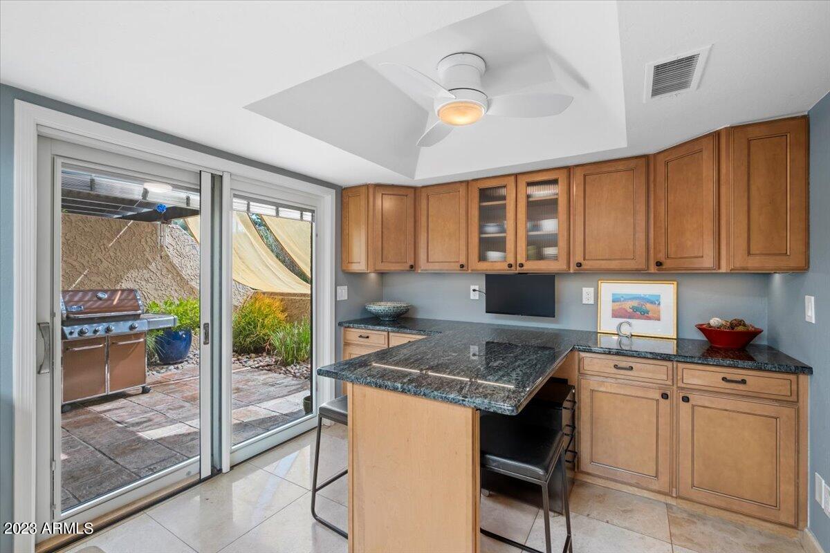 8100 E Vía Del Arbor