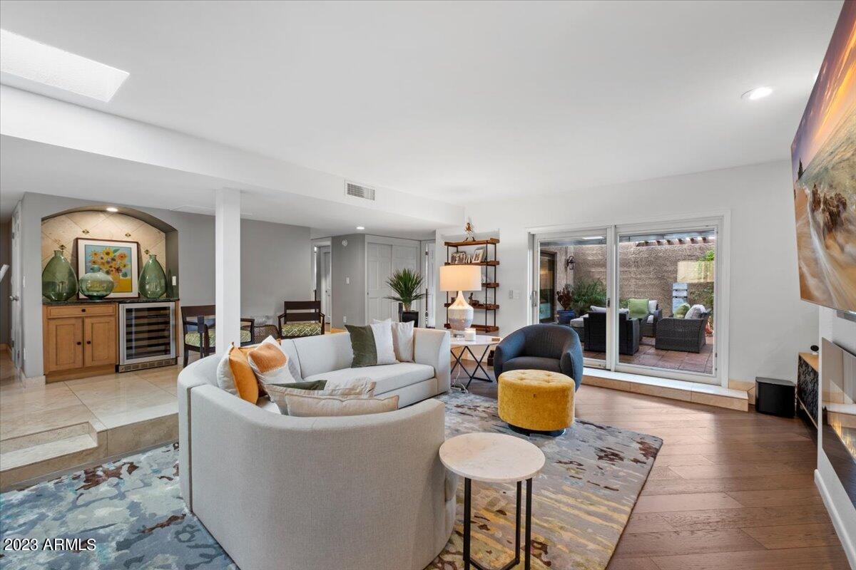 8100 E Vía Del Arbor