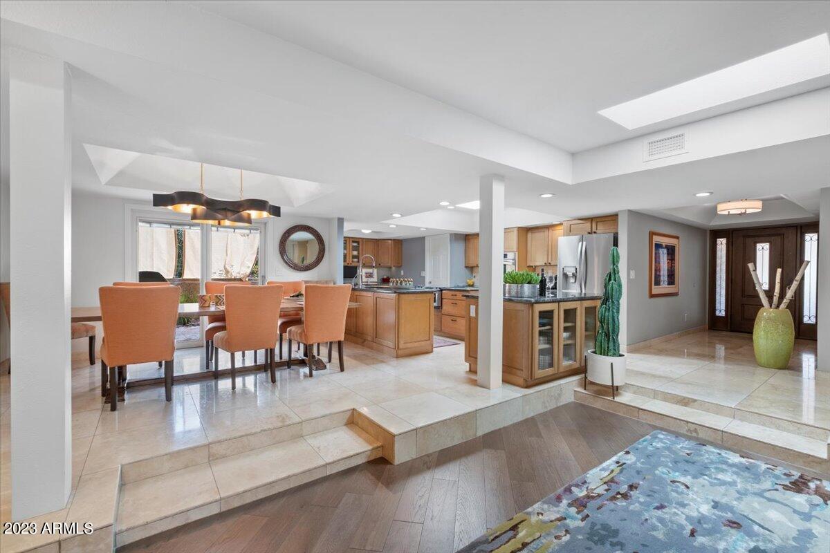 8100 E Vía Del Arbor