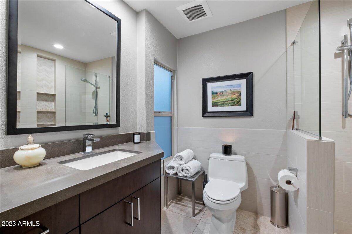 8100 E Vía Del Arbor