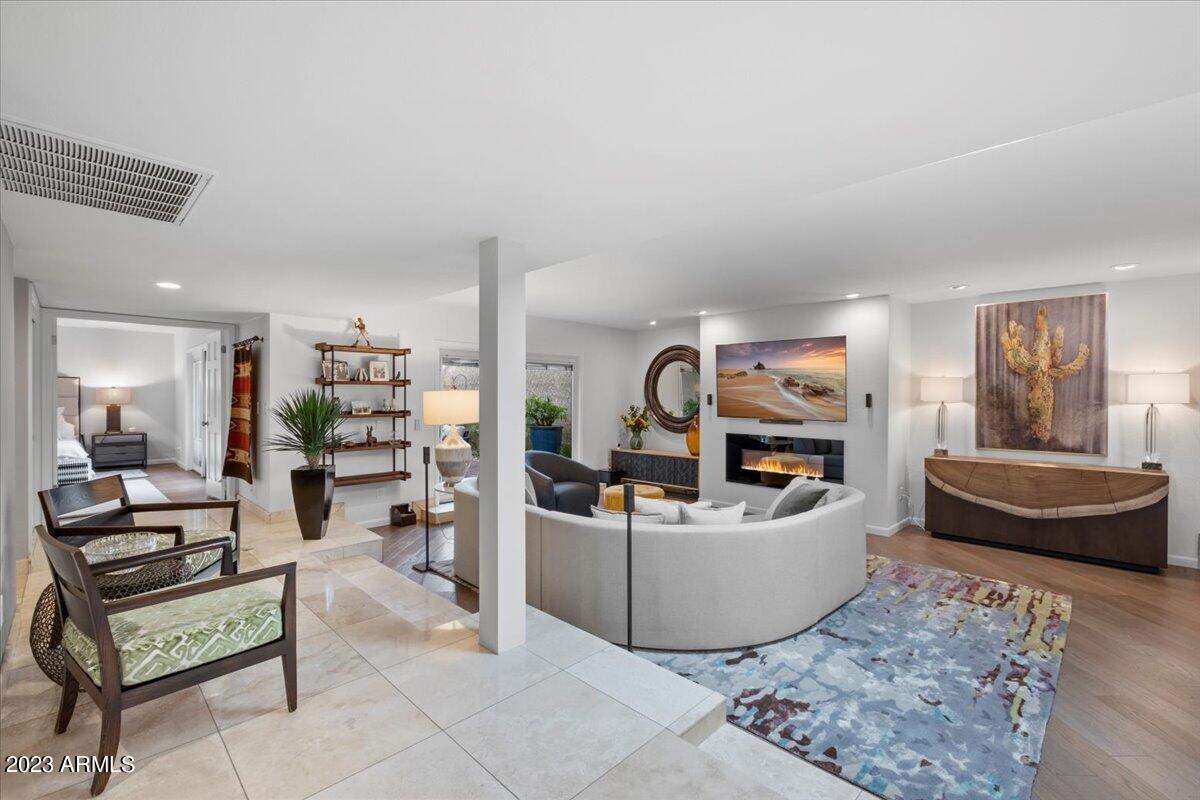 8100 E Vía Del Arbor