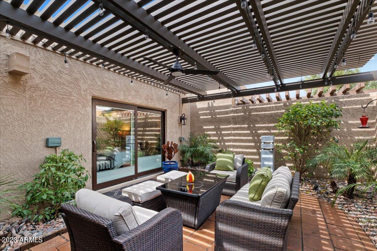 8100 E Vía Del Arbor