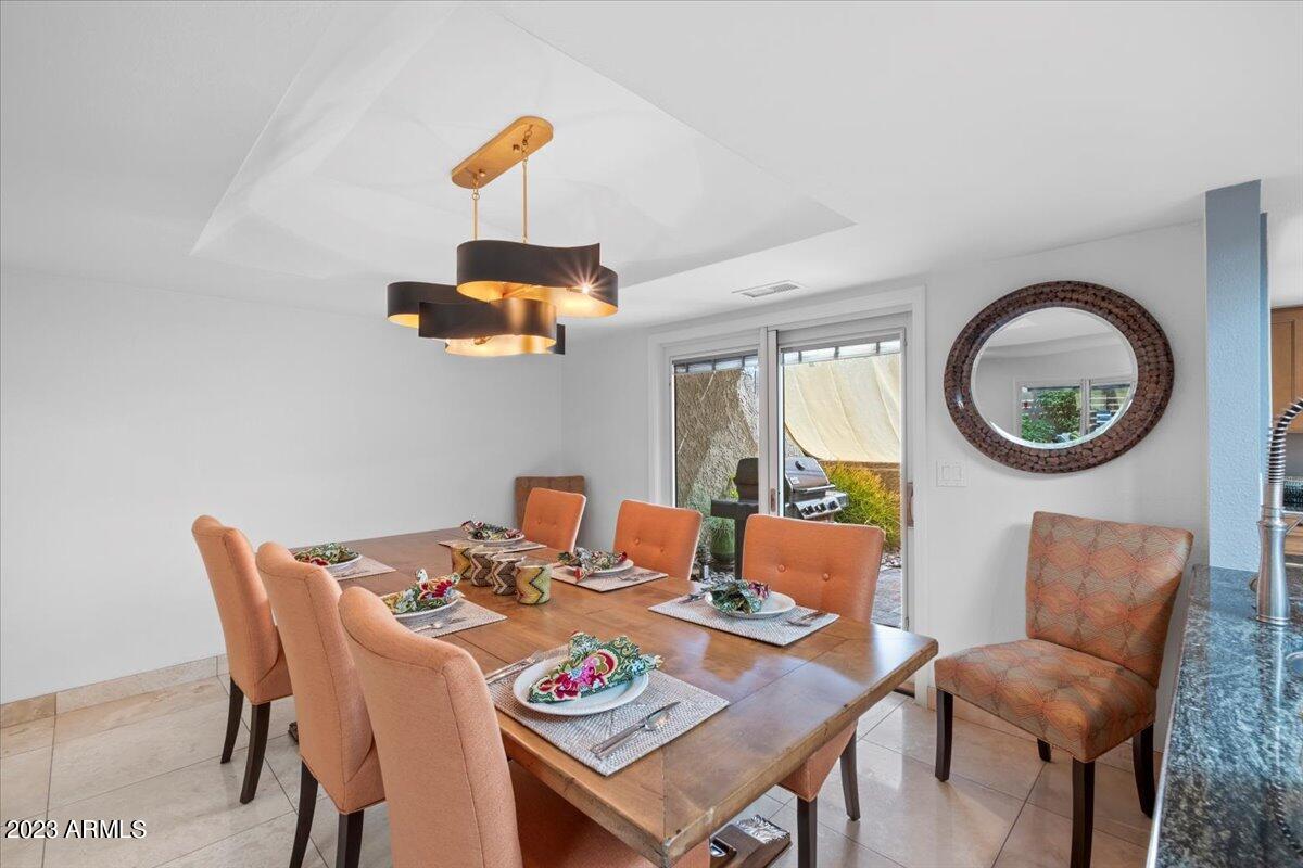 8100 E Vía Del Arbor