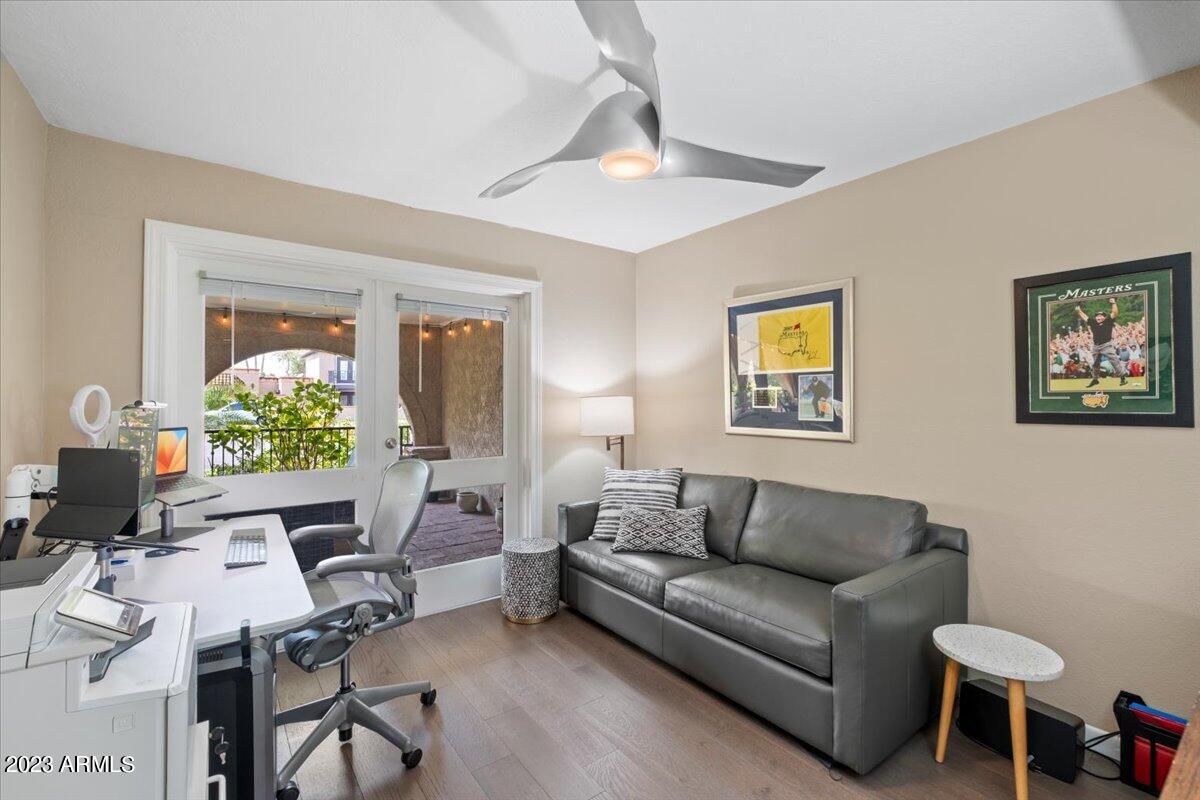 8100 E Vía Del Arbor