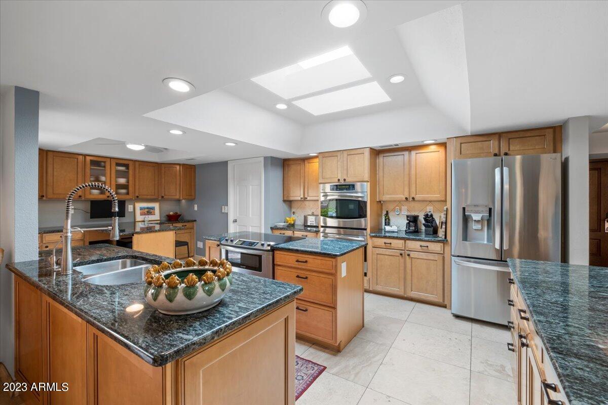 8100 E Vía Del Arbor