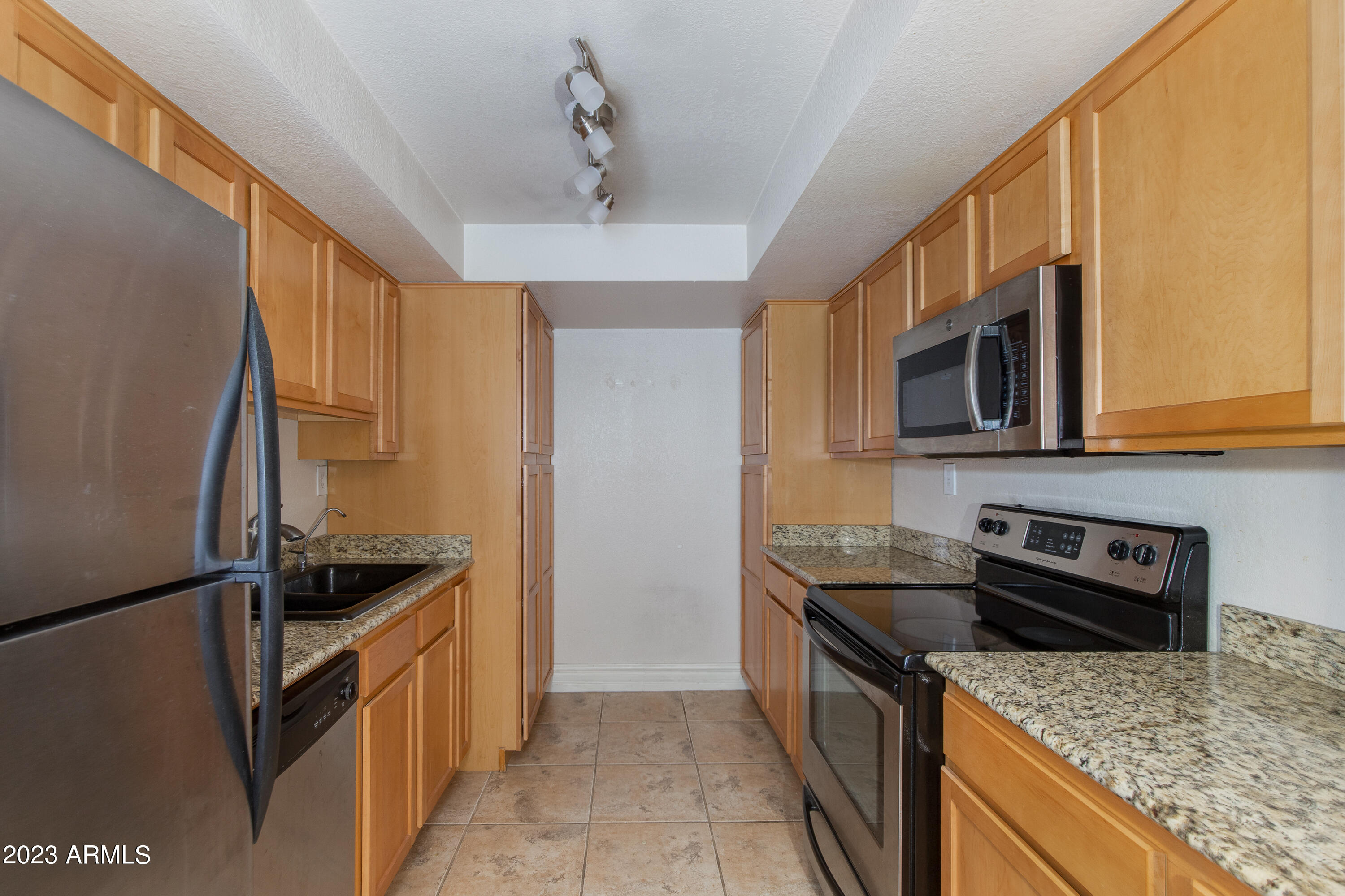 3825 E CAMELBACK Road, 216