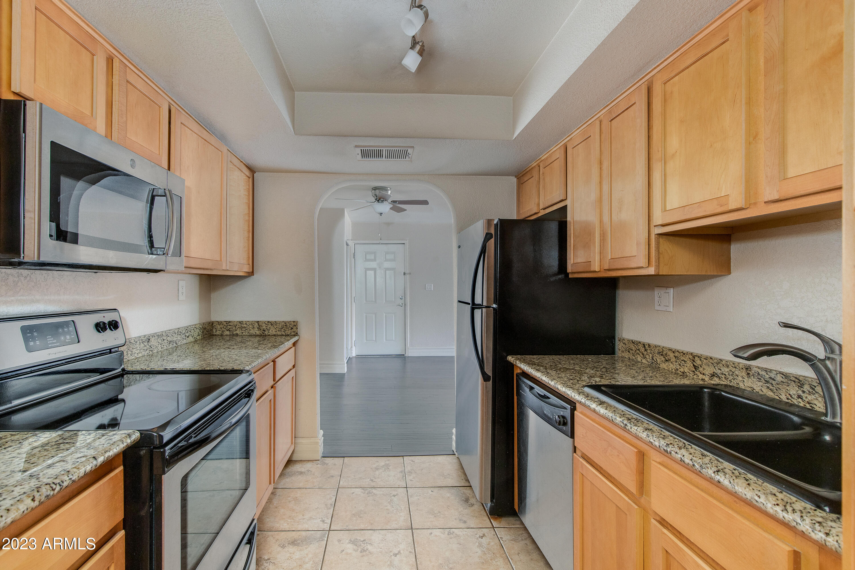 3825 E CAMELBACK Road, 216