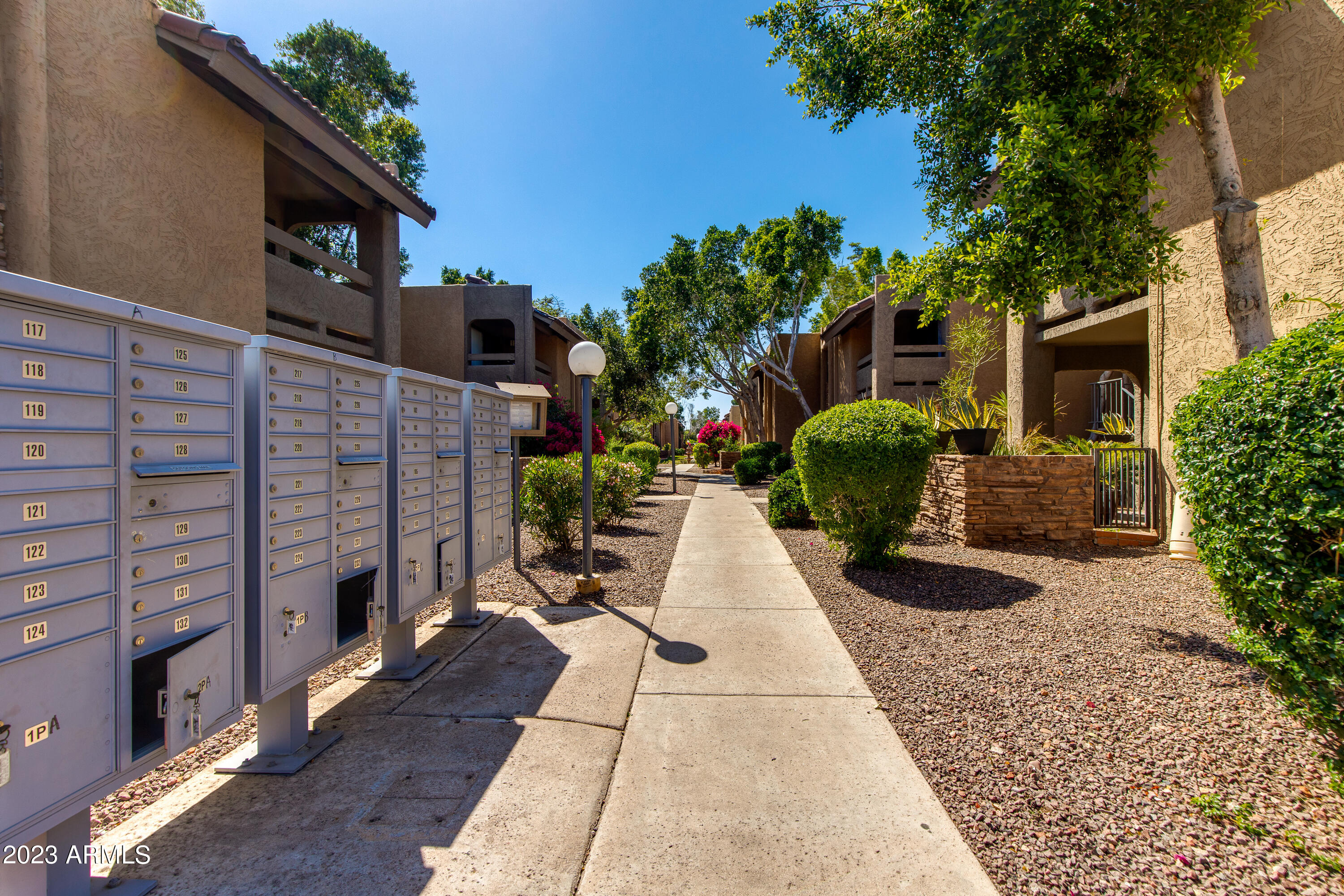 3825 E CAMELBACK Road, 216