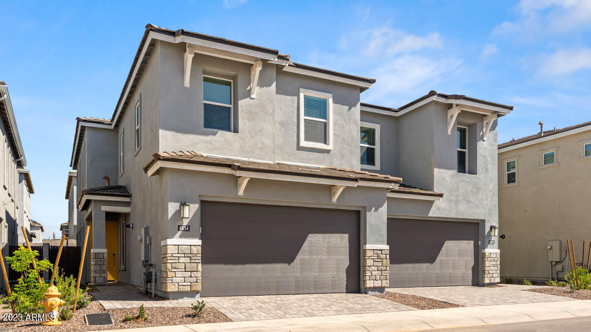 5049 E ANDERSON Drive