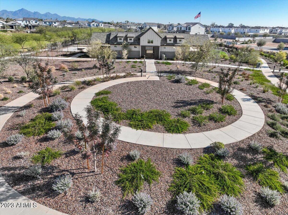 5049 E ANDERSON Drive