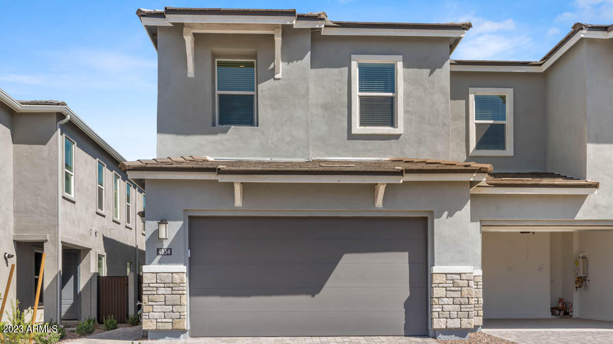 5049 E ANDERSON Drive