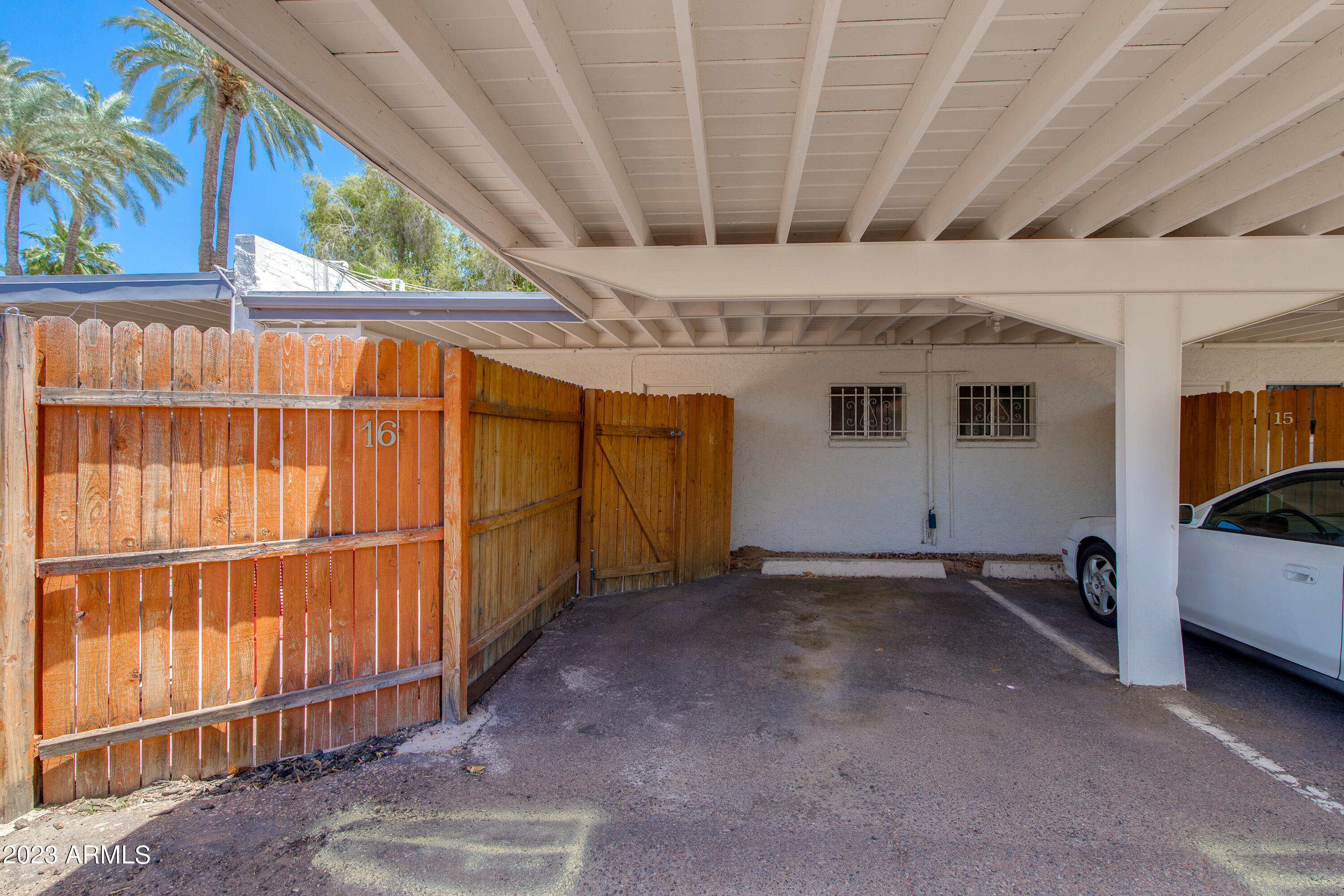 1441 E MARYLAND Avenue, 16