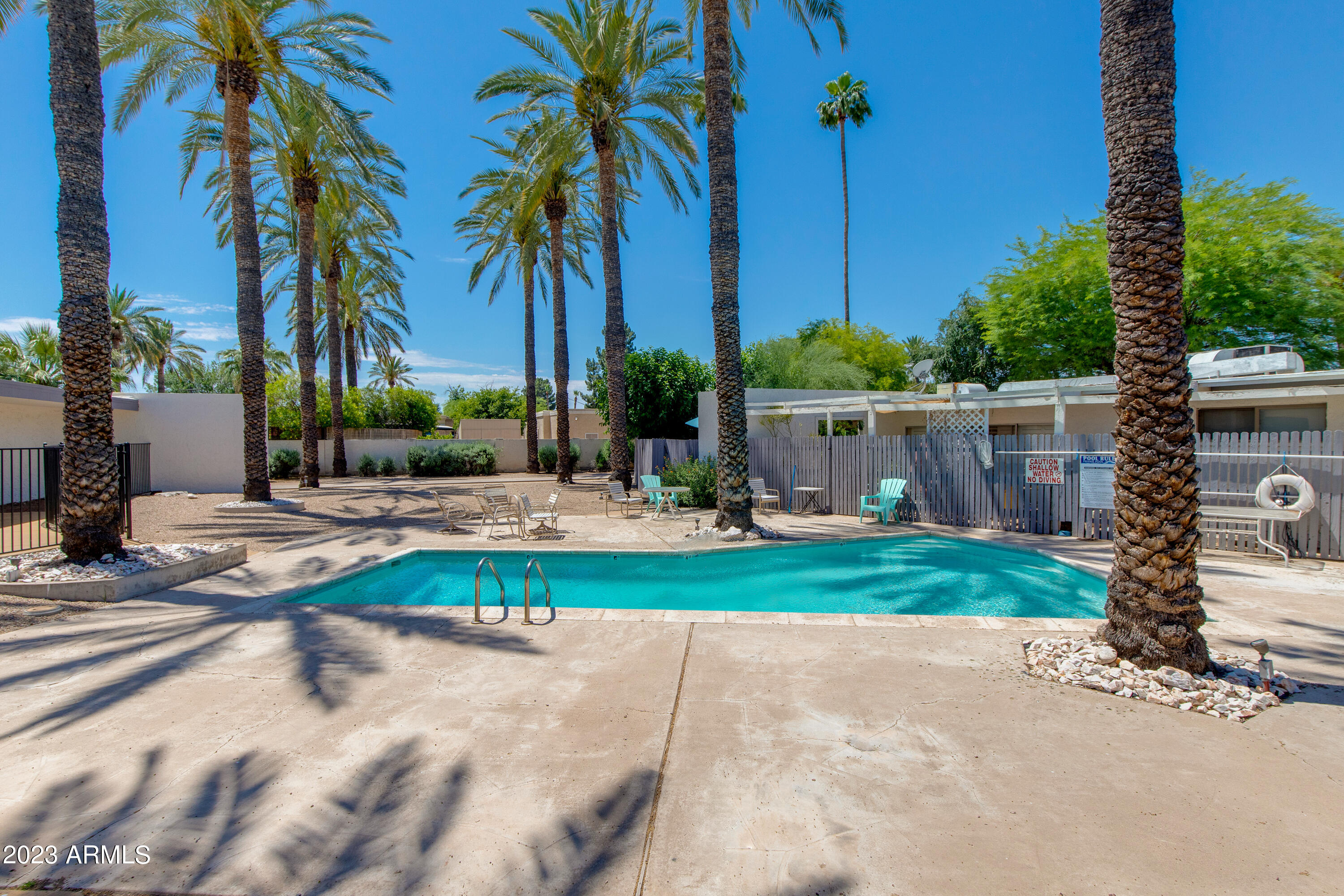 1441 E MARYLAND Avenue, 16