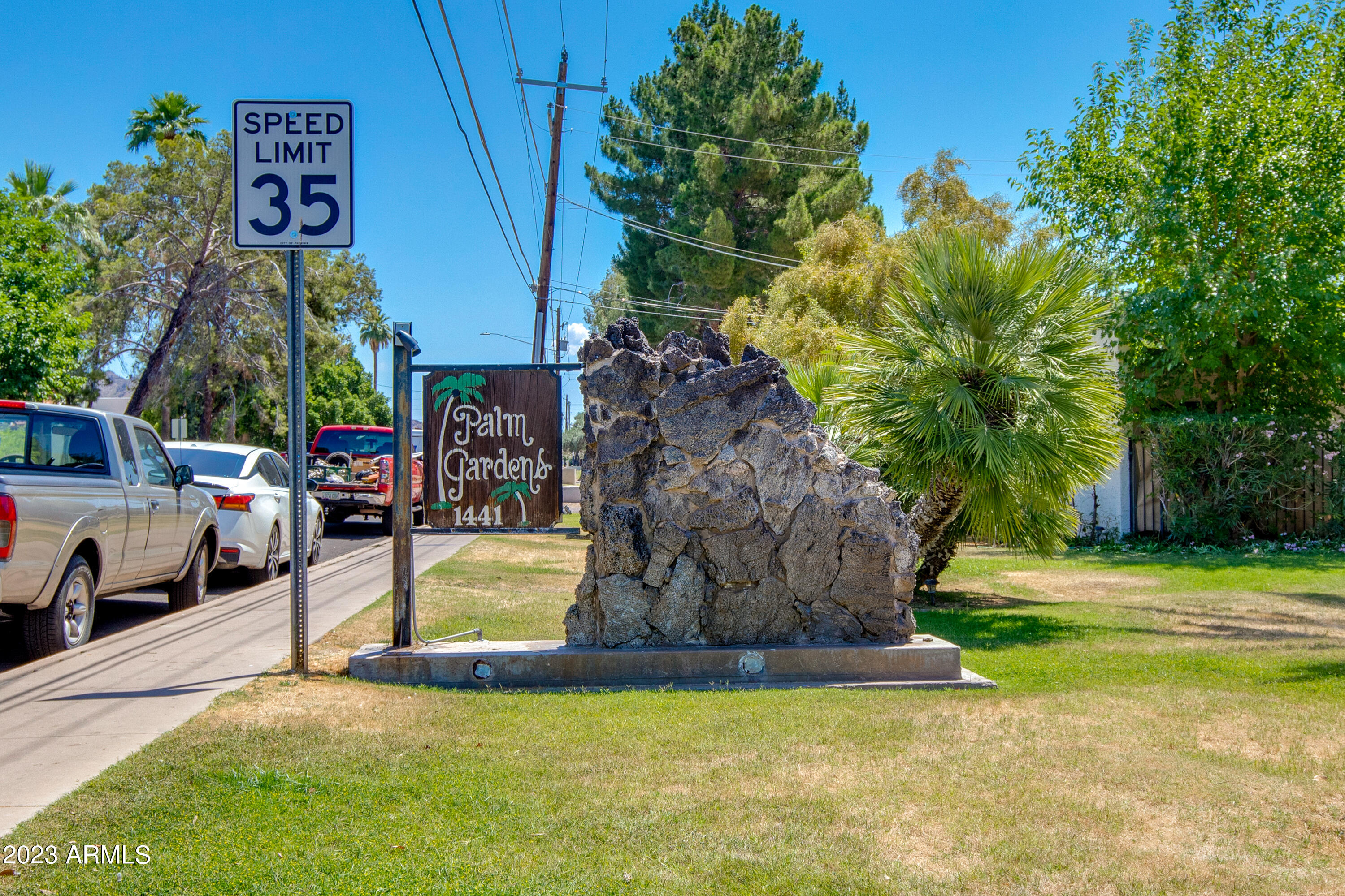 1441 E MARYLAND Avenue, 16