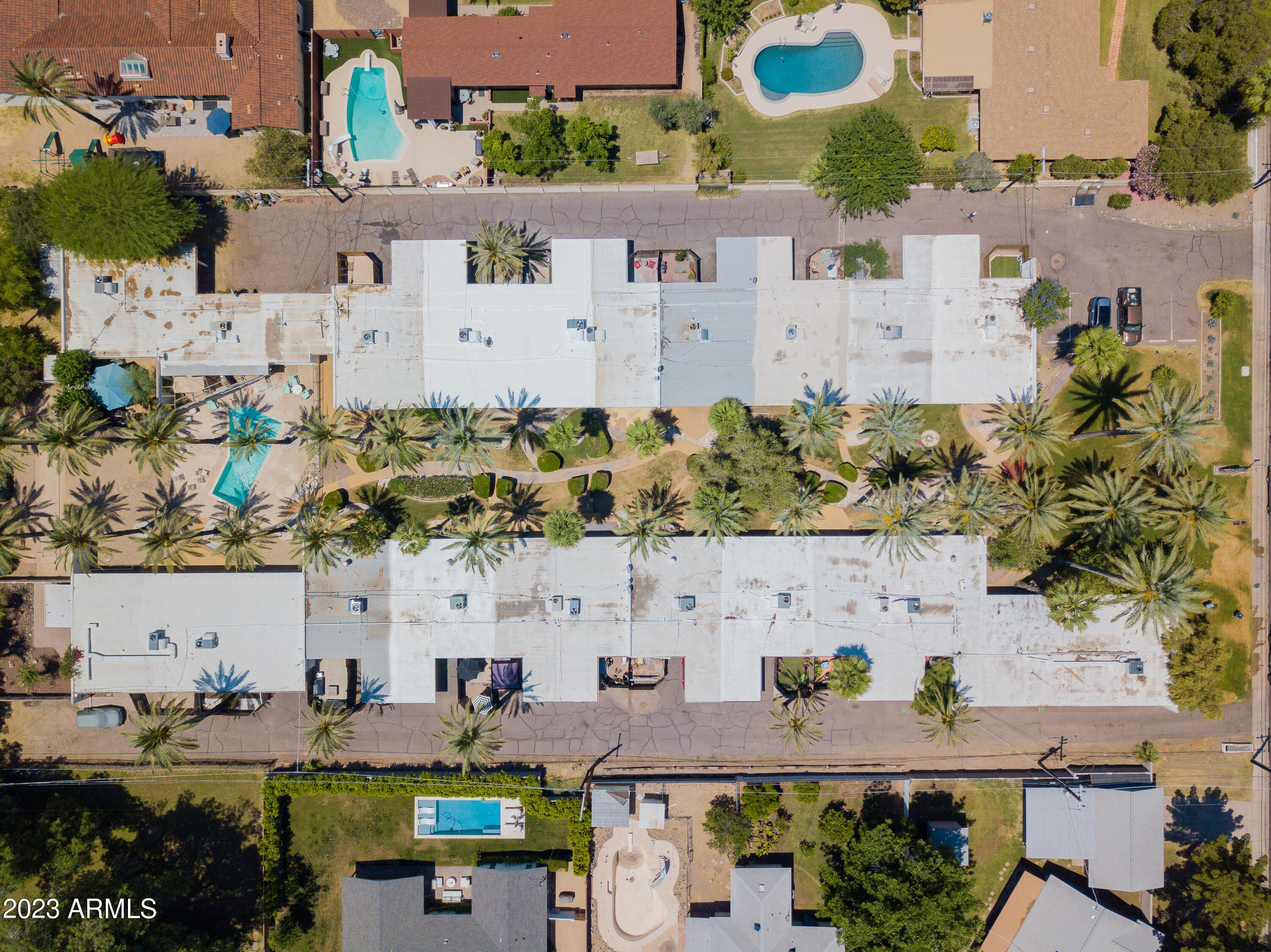 1441 E MARYLAND Avenue, 16