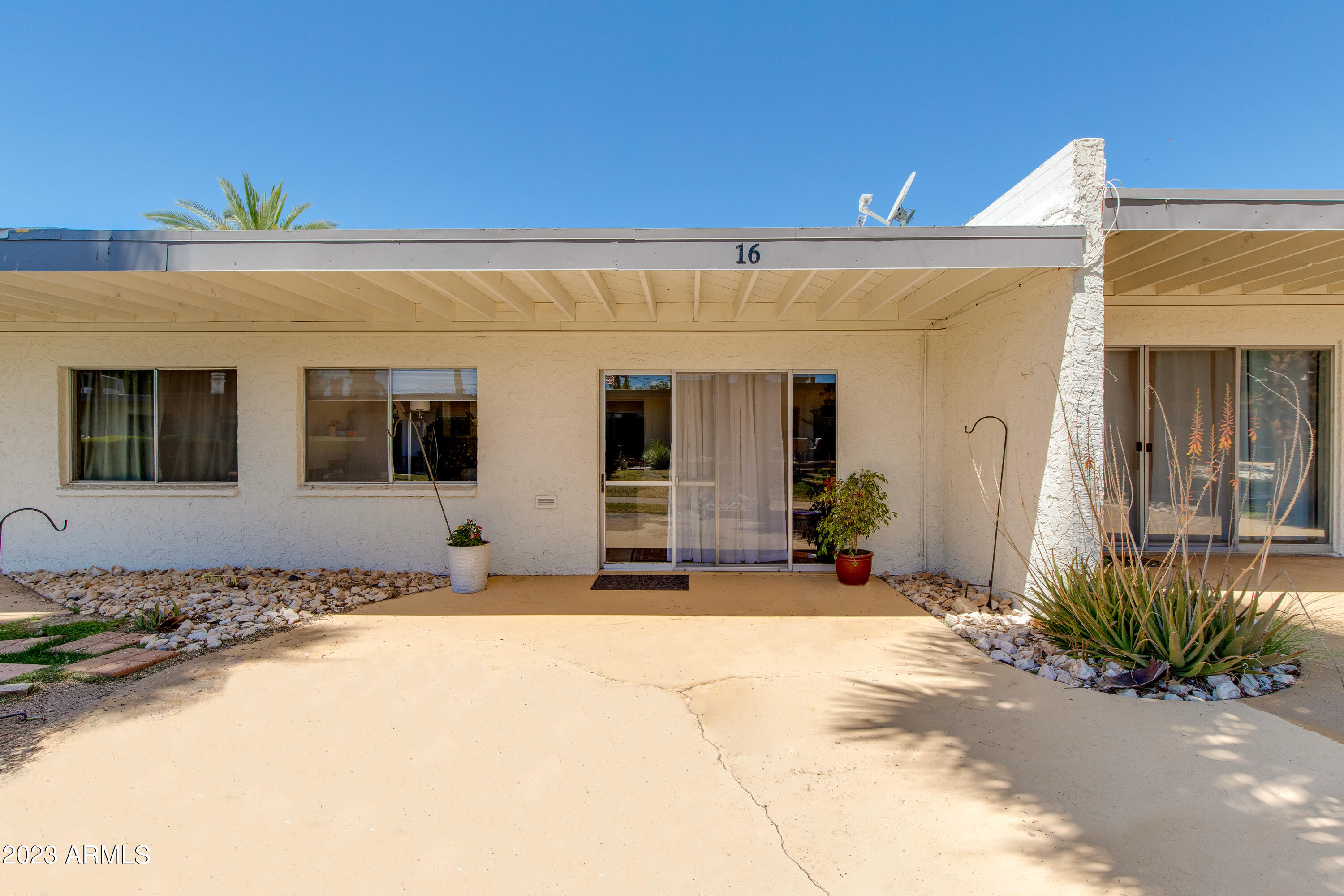 1441 E MARYLAND Avenue, 16