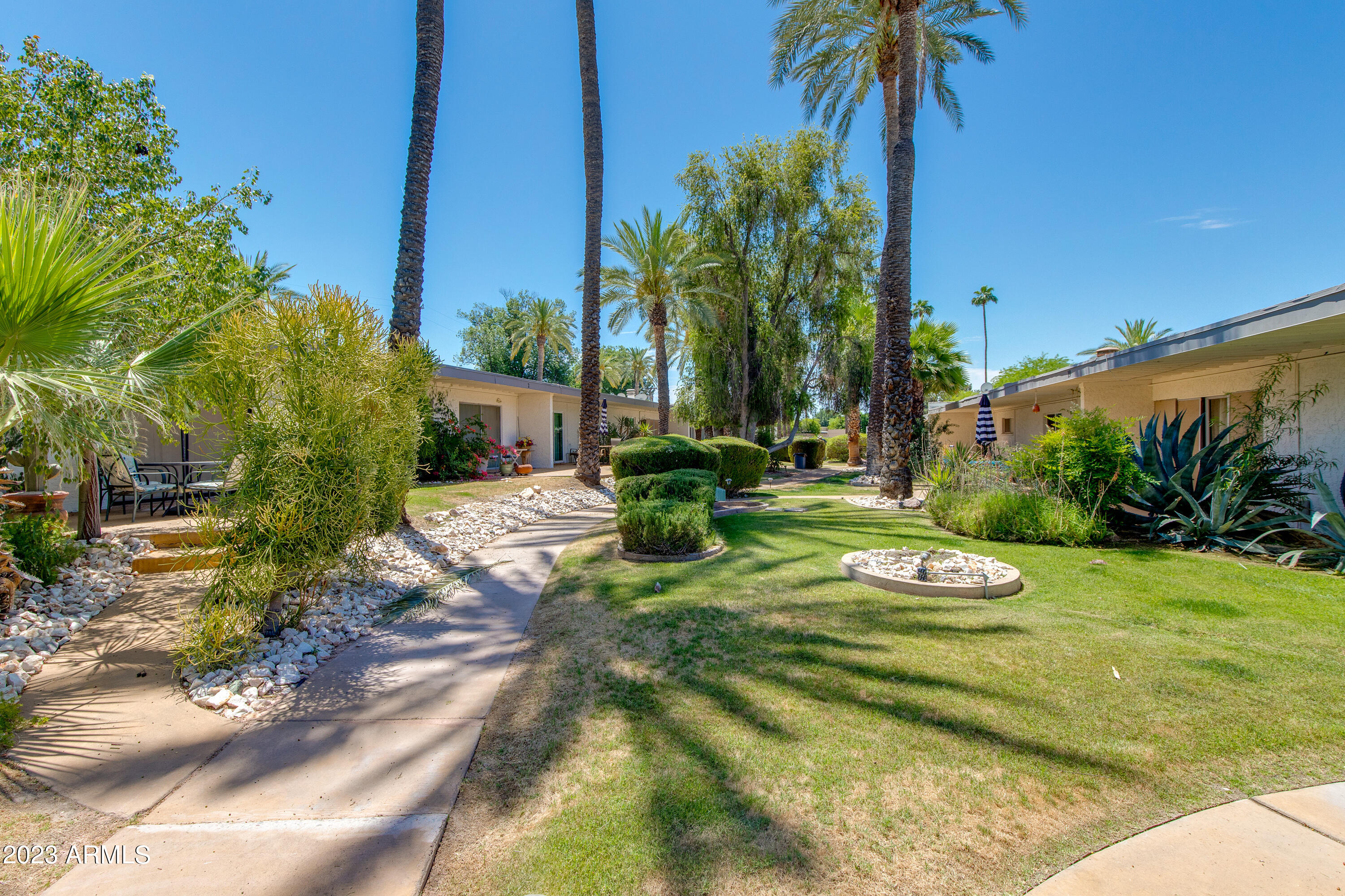 1441 E MARYLAND Avenue, 16