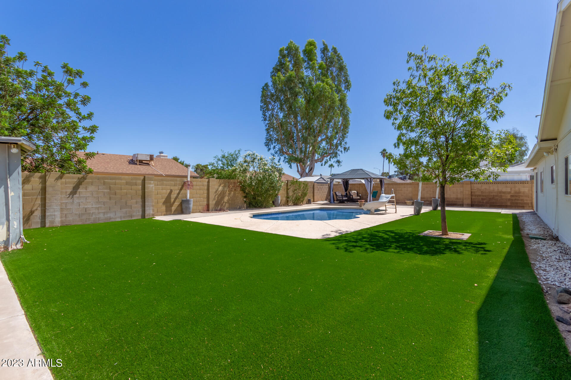 3228 E EMERALD Circle