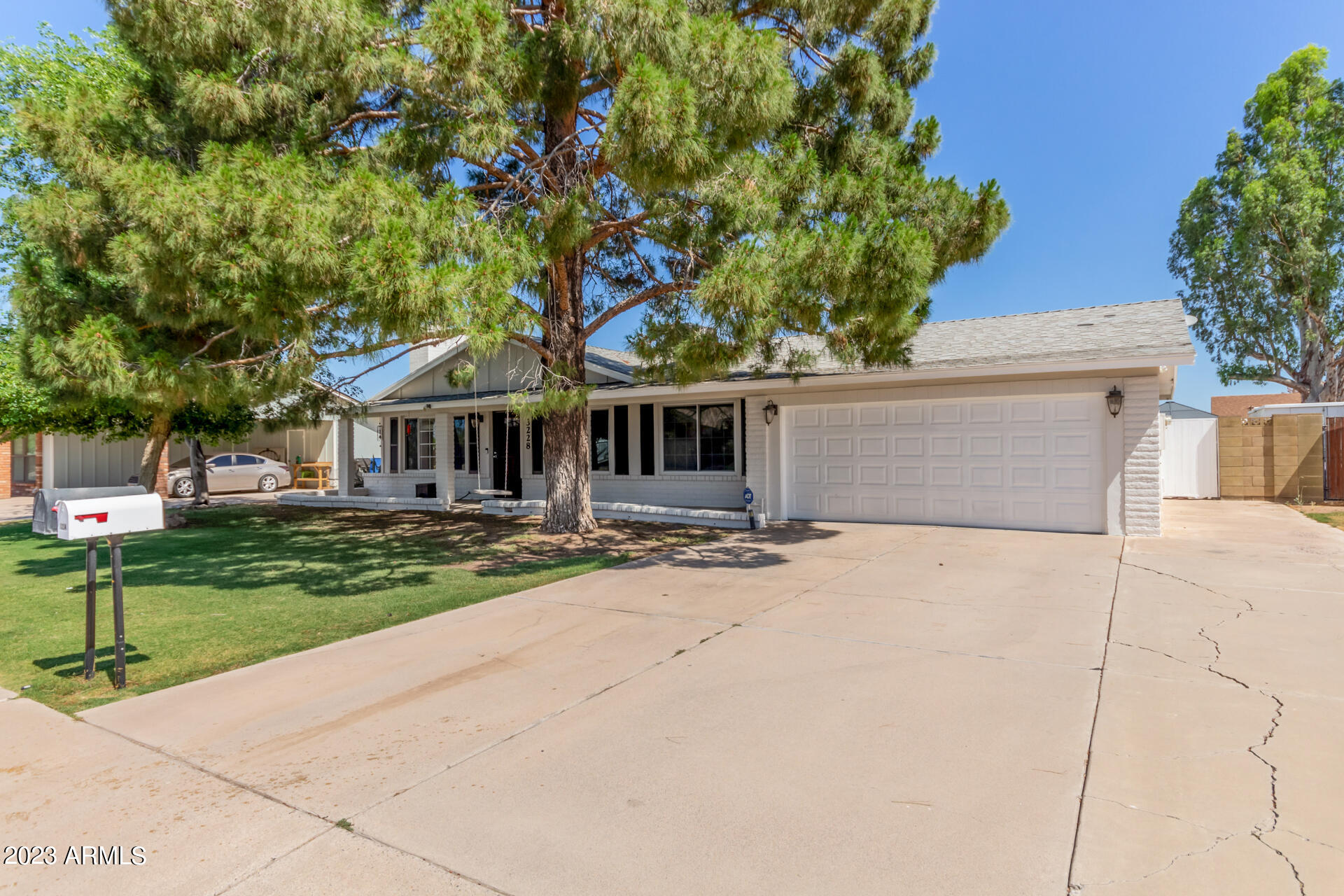 3228 E EMERALD Circle