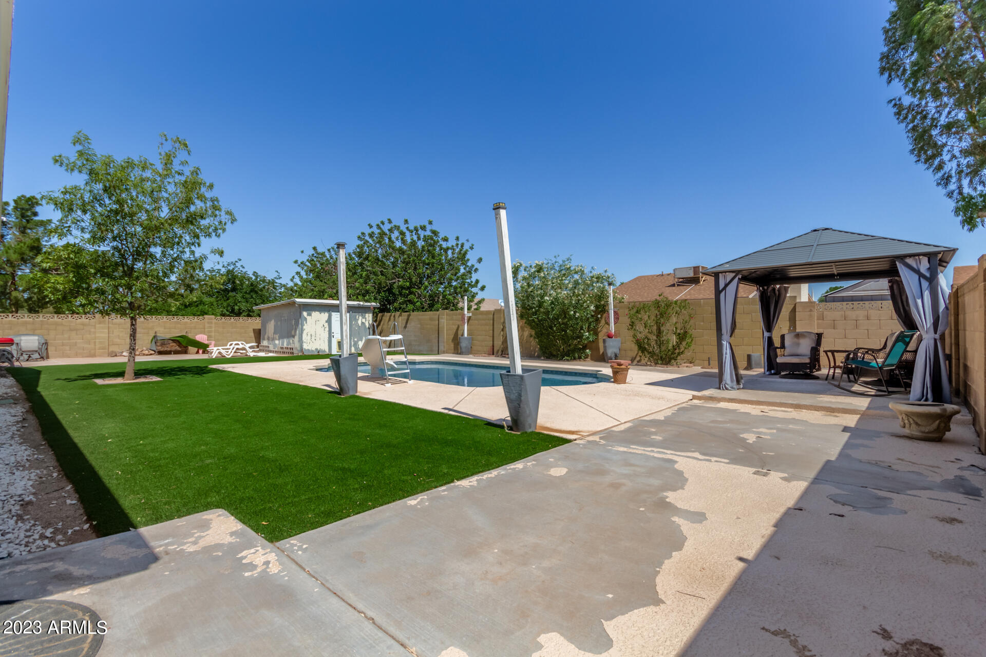 3228 E EMERALD Circle
