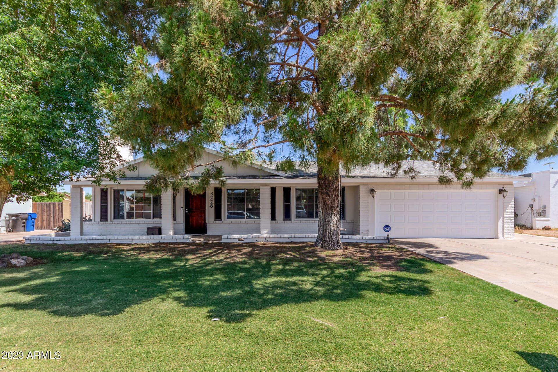 3228 E EMERALD Circle