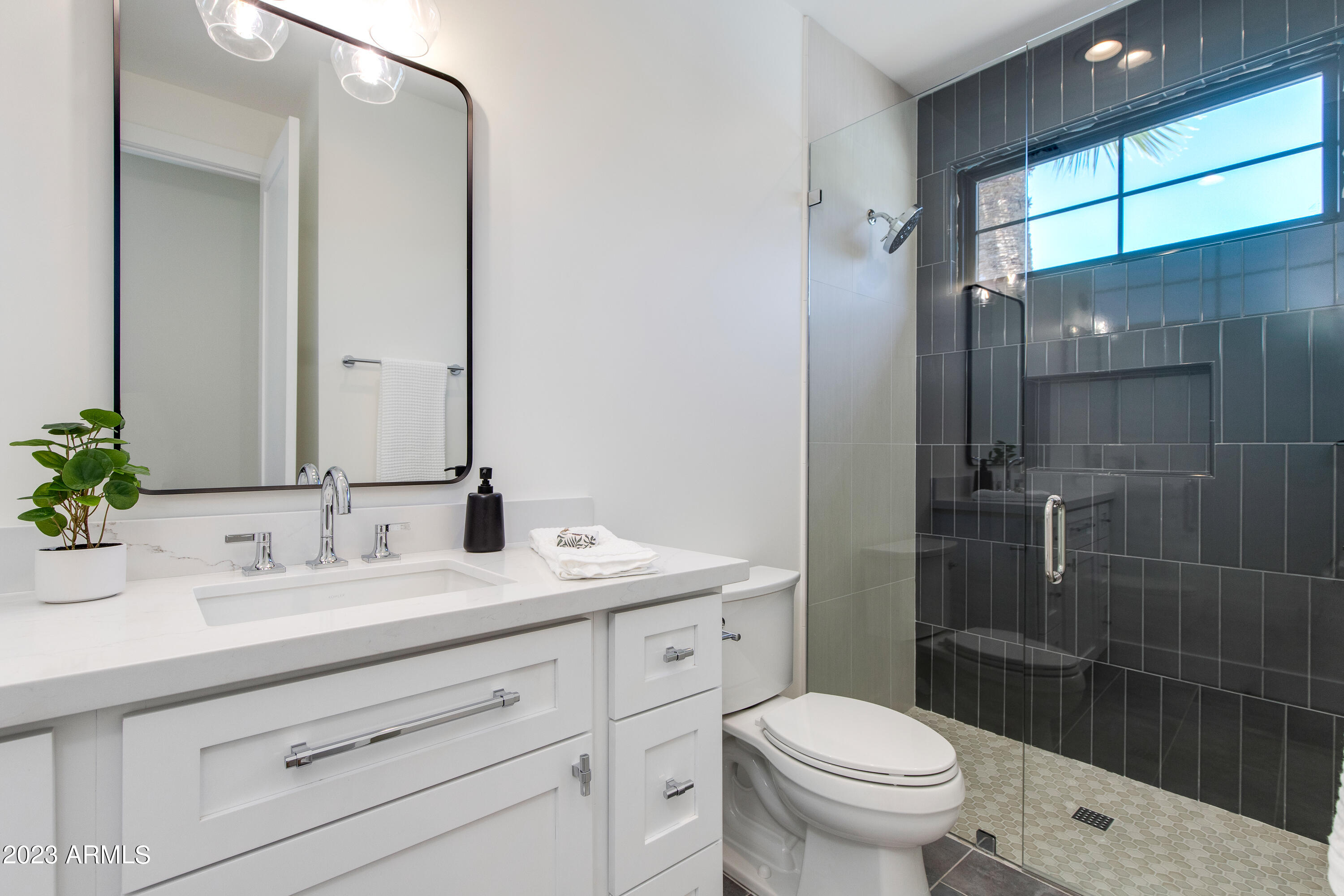4017 N 49TH Place