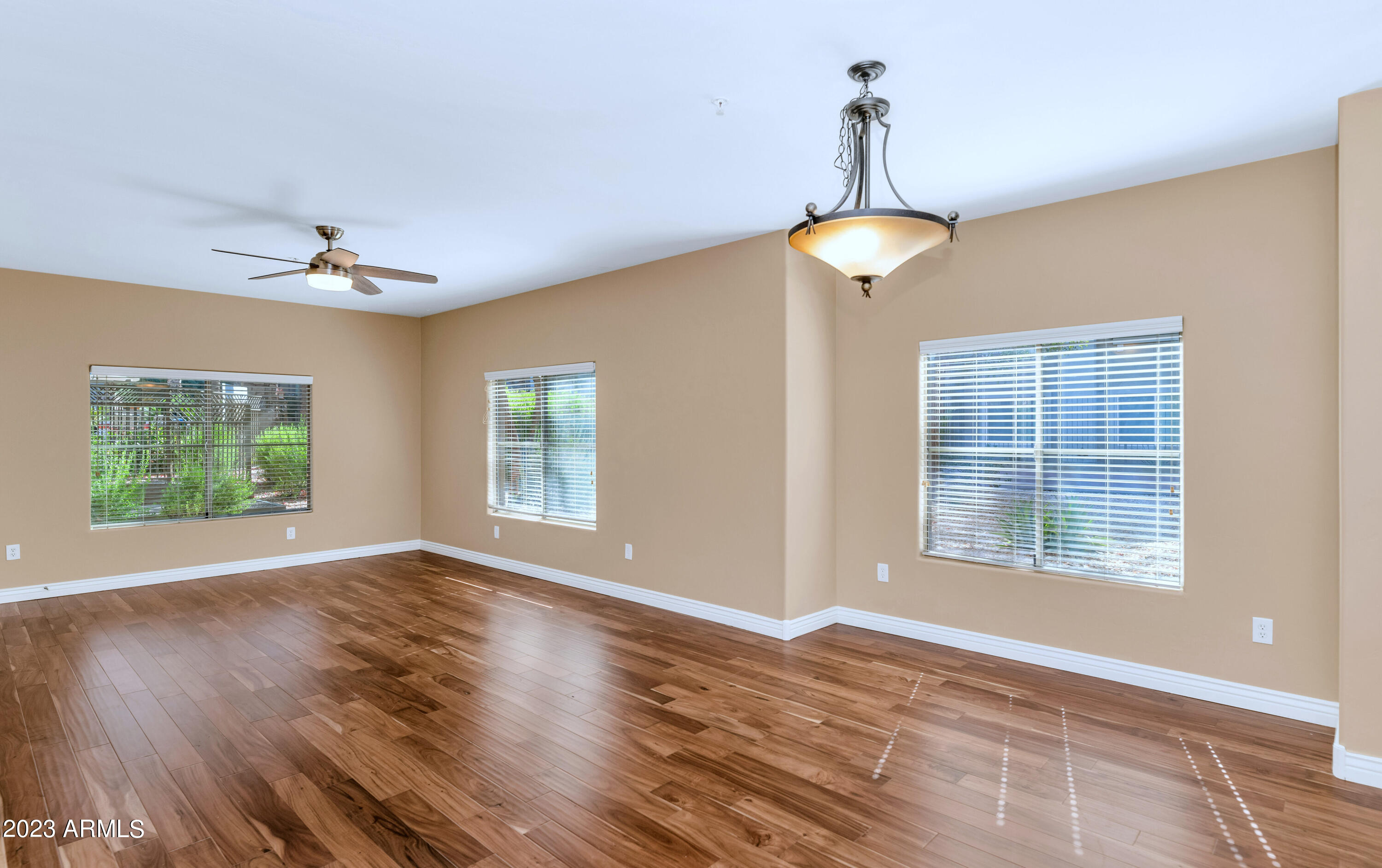 5450 E DEER VALLEY Drive, 1018