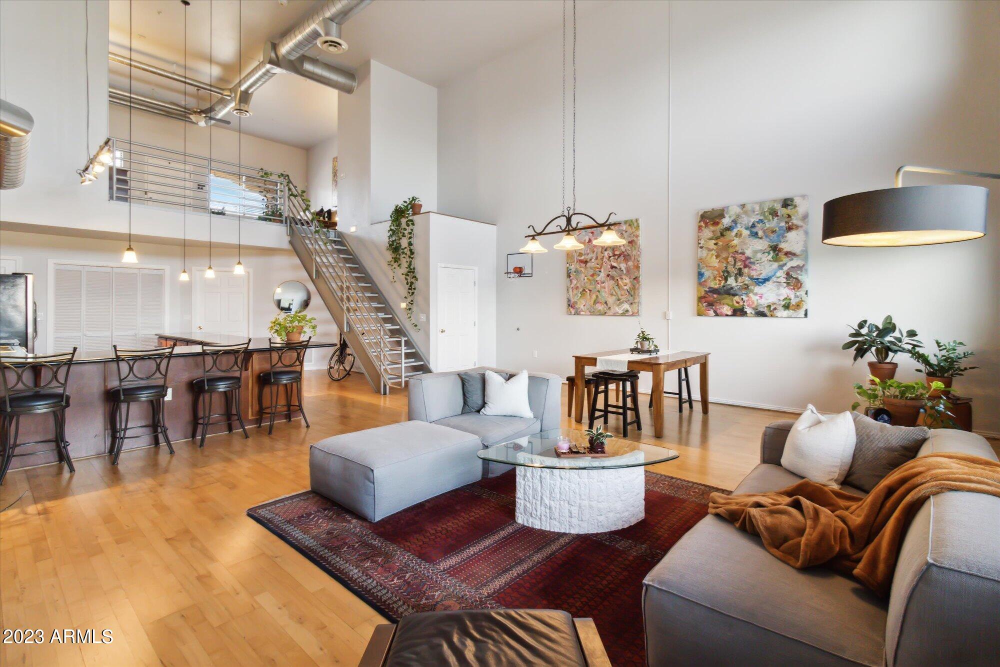 424 S 2ND Street, 208