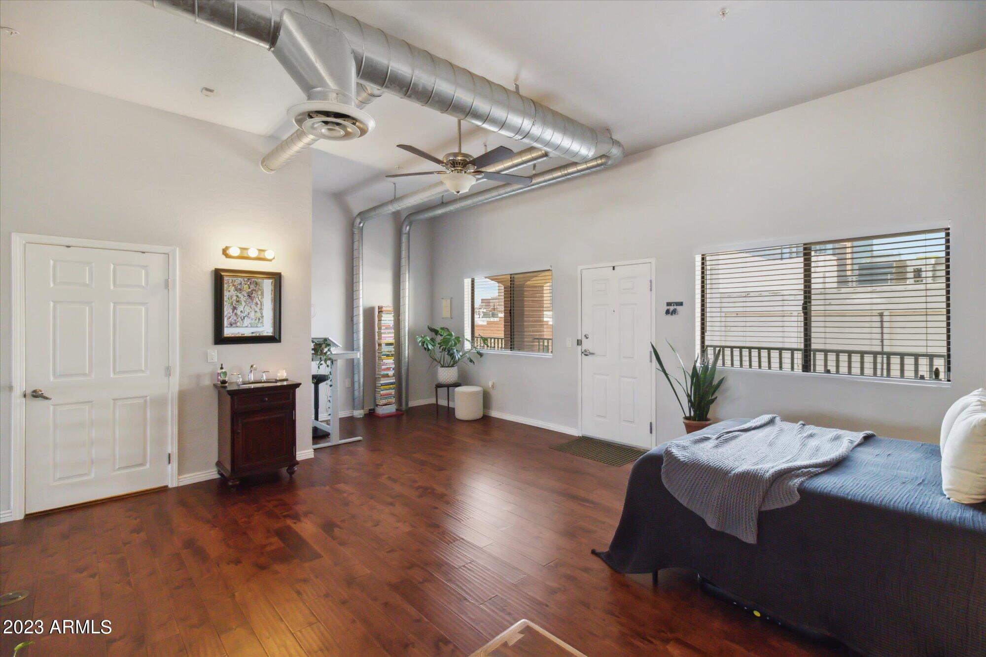 424 S 2ND Street, 208