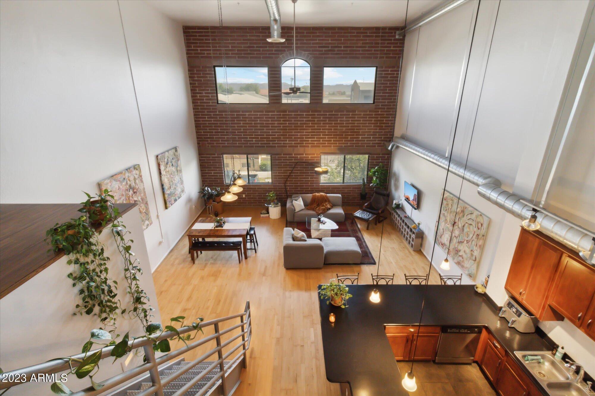 424 S 2ND Street, 208