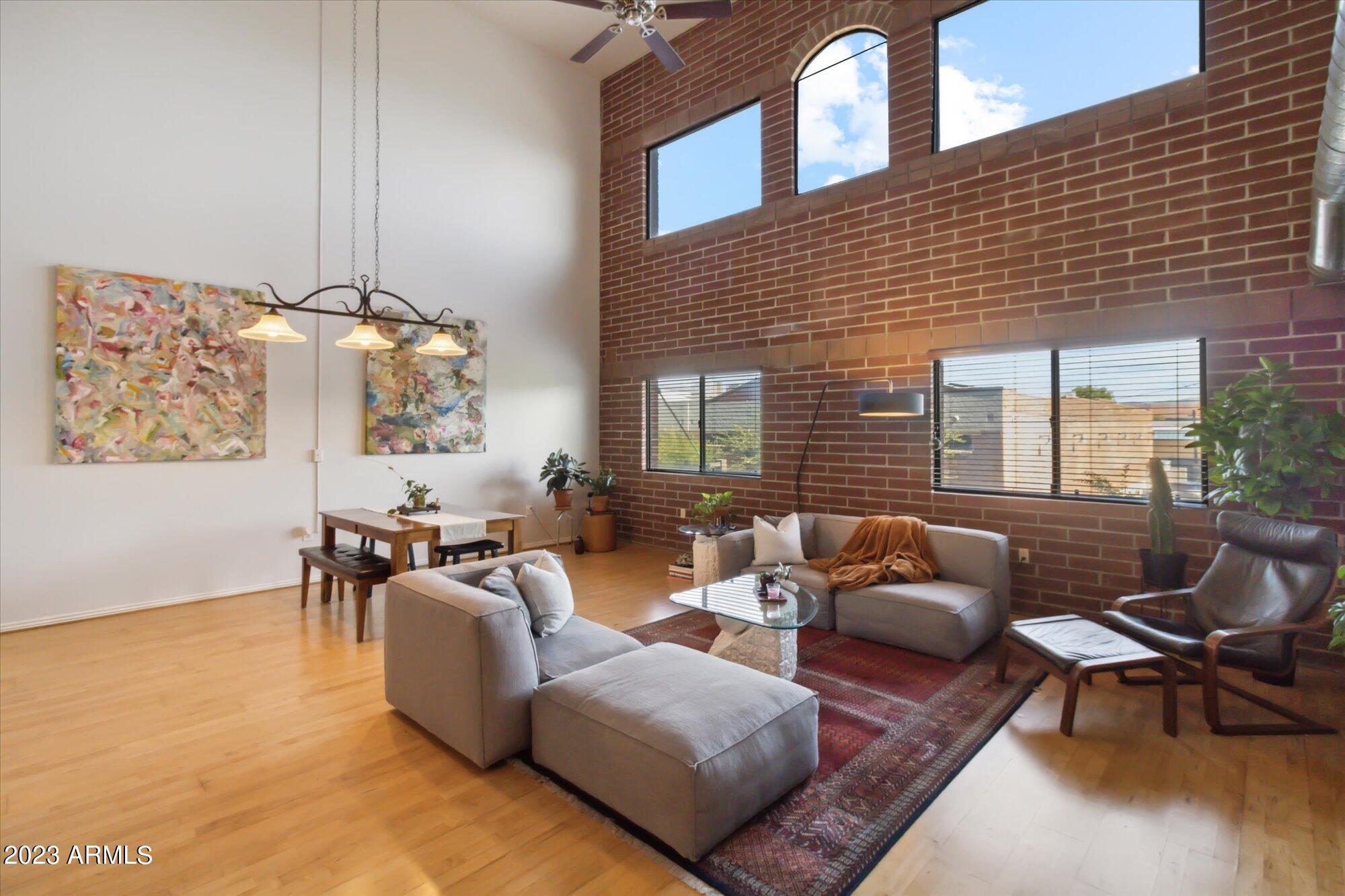 424 S 2ND Street, 208