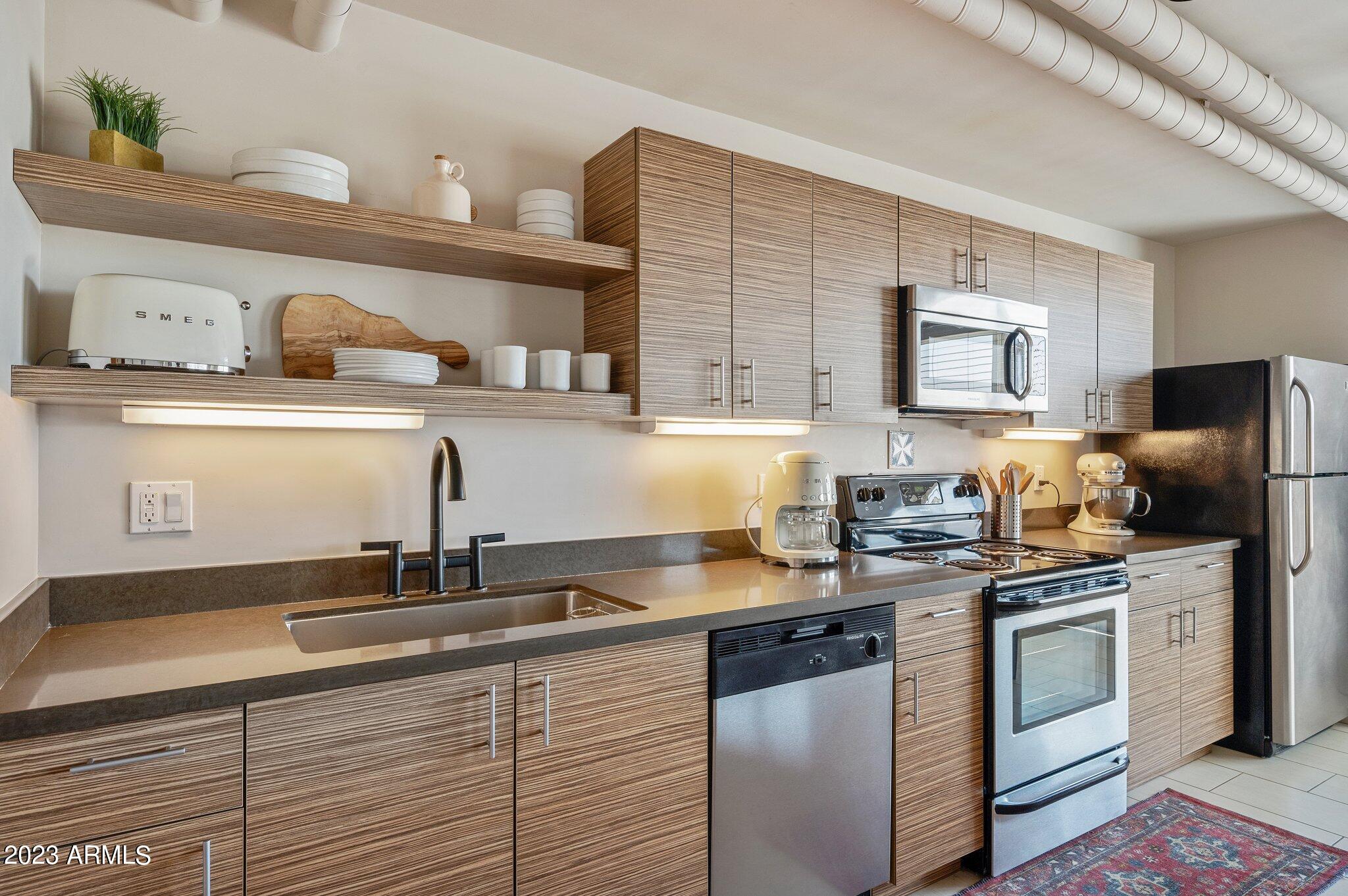 535 W THOMAS Road, 307