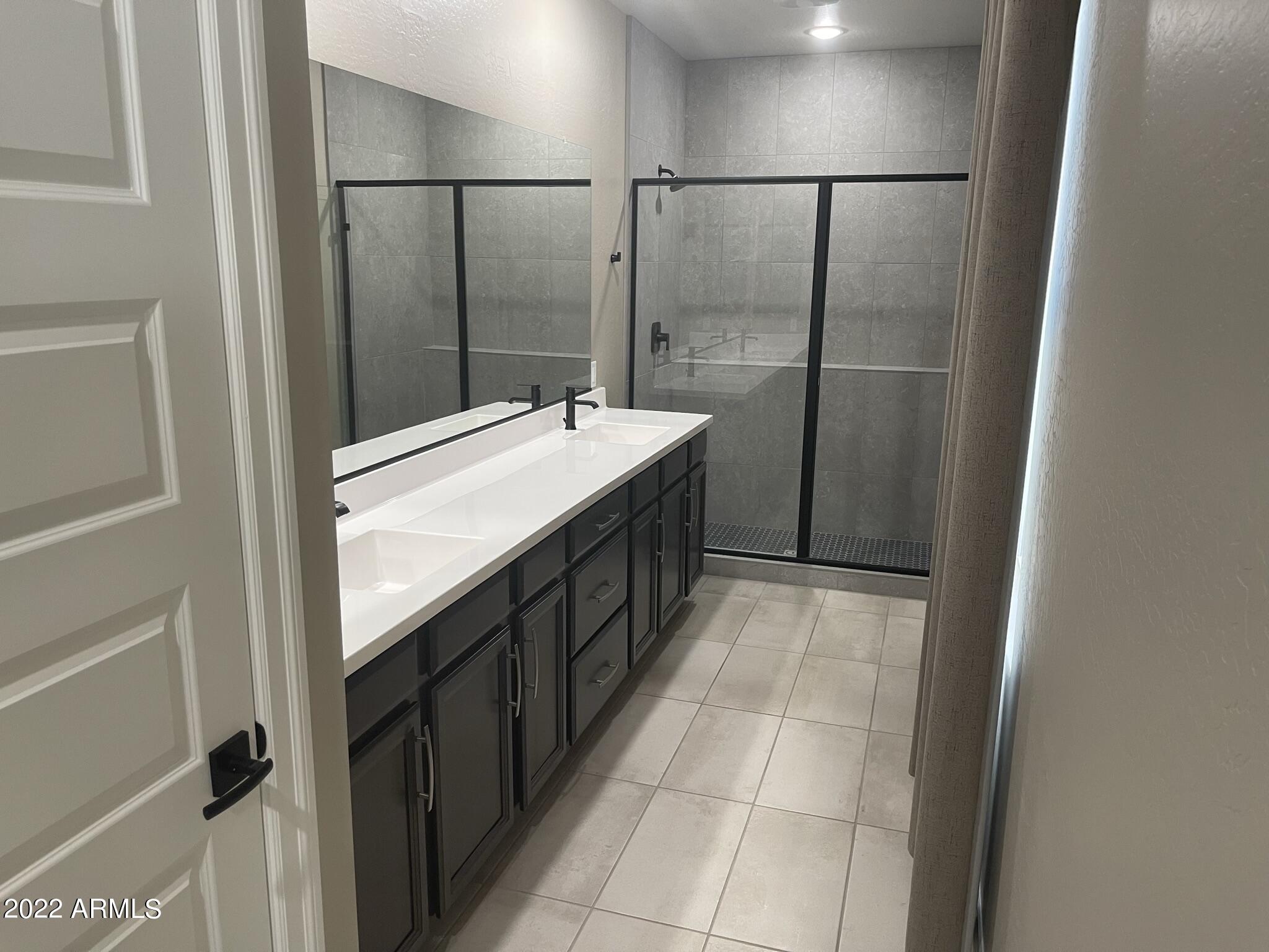 2462 E LOVEBIRD Lane