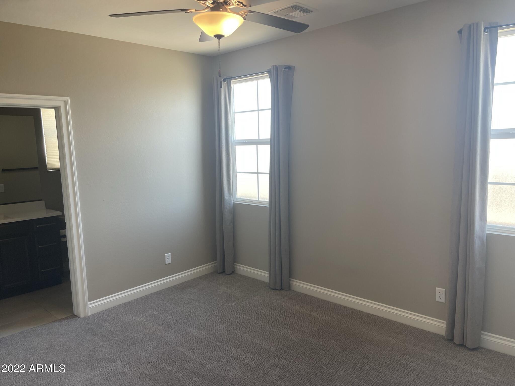 2462 E LOVEBIRD Lane