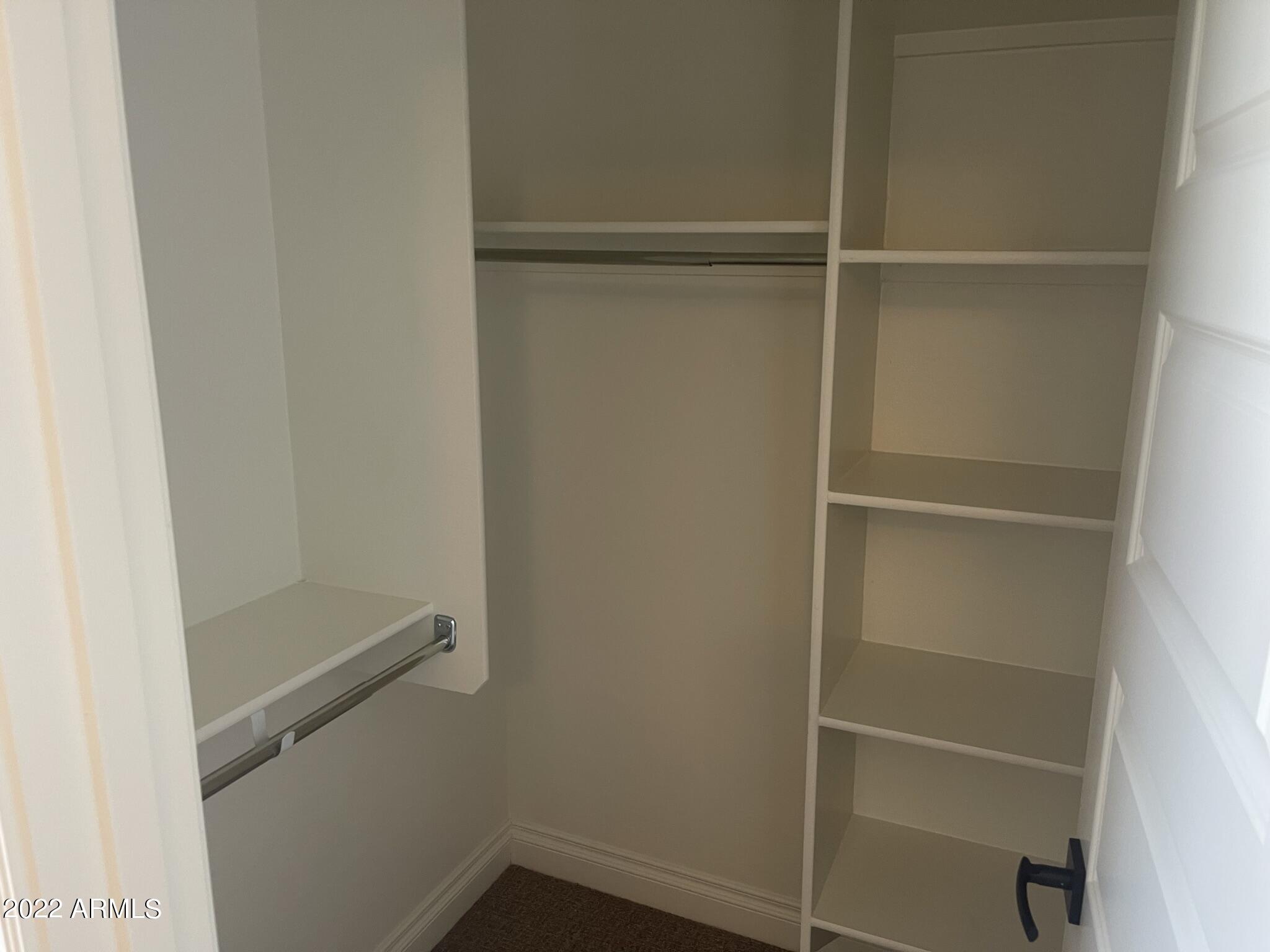 2462 E LOVEBIRD Lane