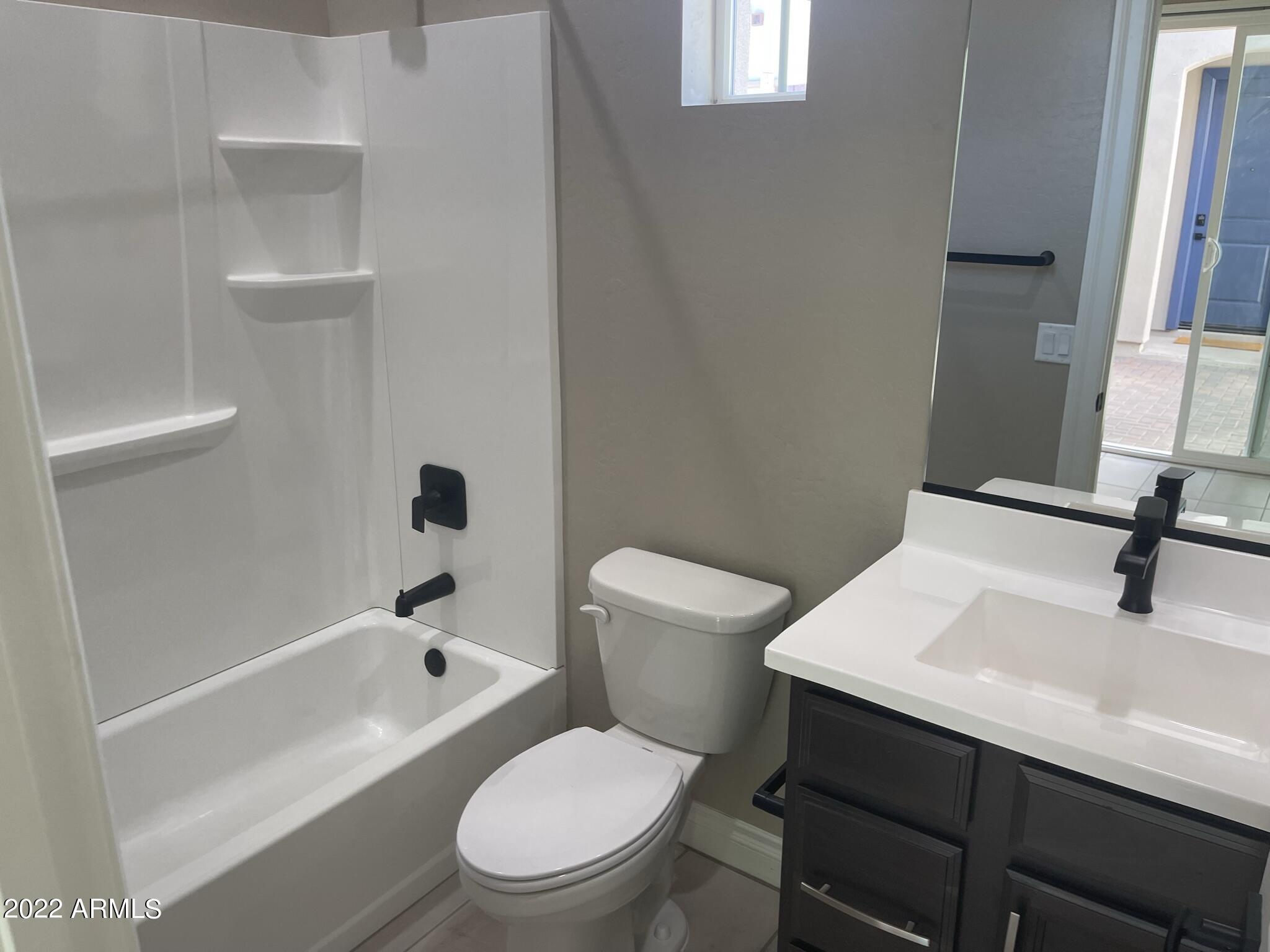 2462 E LOVEBIRD Lane