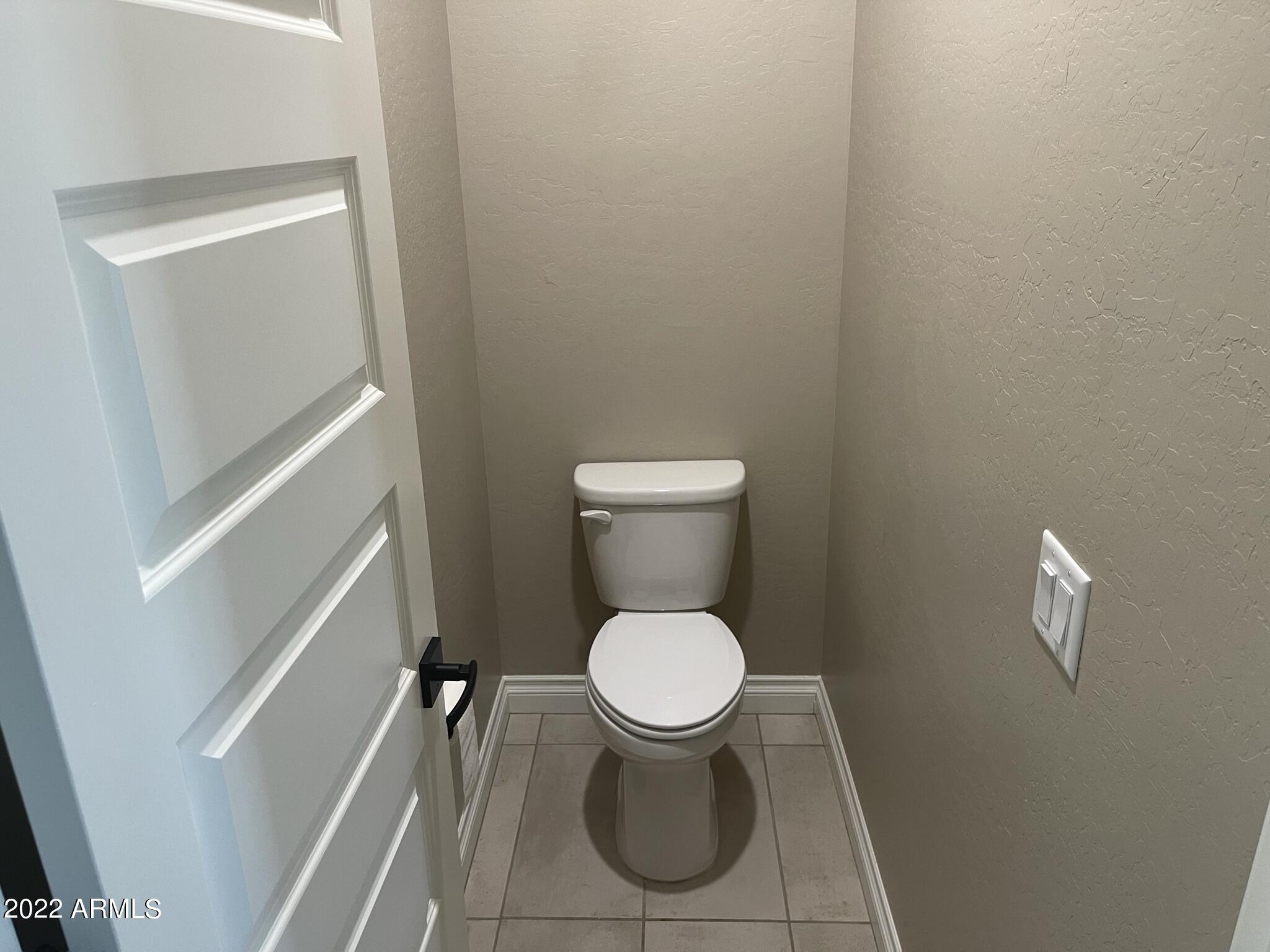 2462 E LOVEBIRD Lane