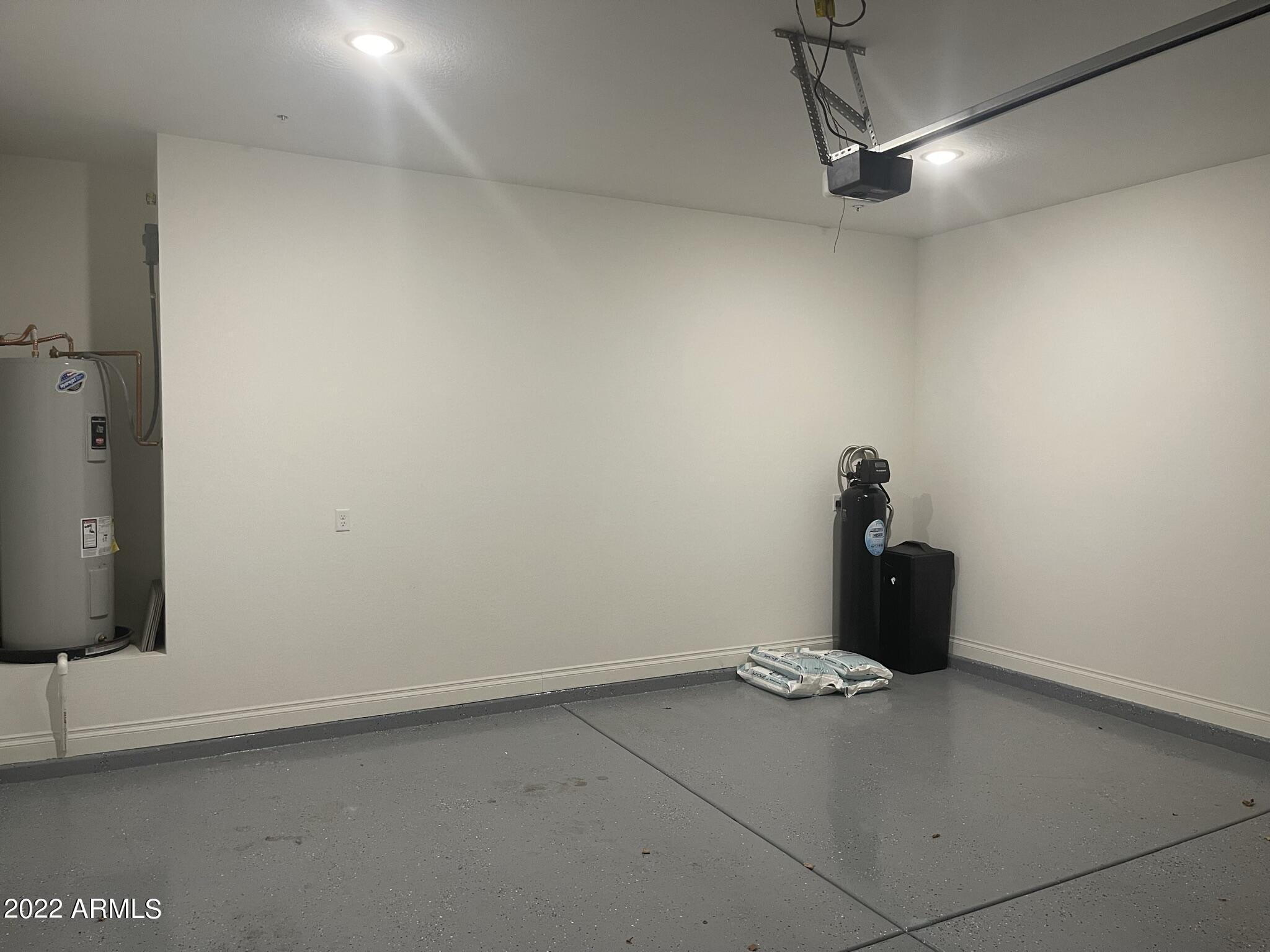 2462 E LOVEBIRD Lane