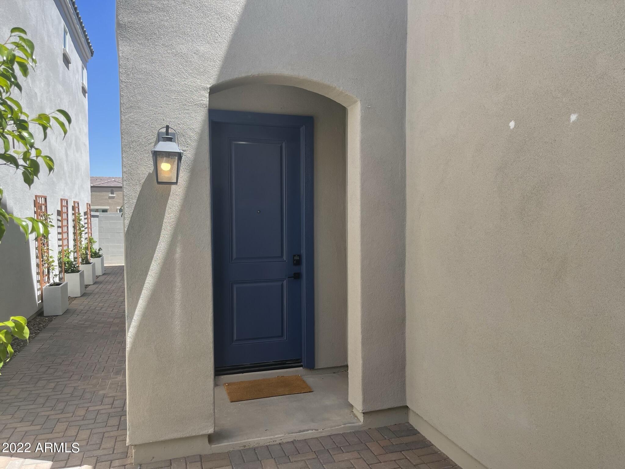 2462 E LOVEBIRD Lane