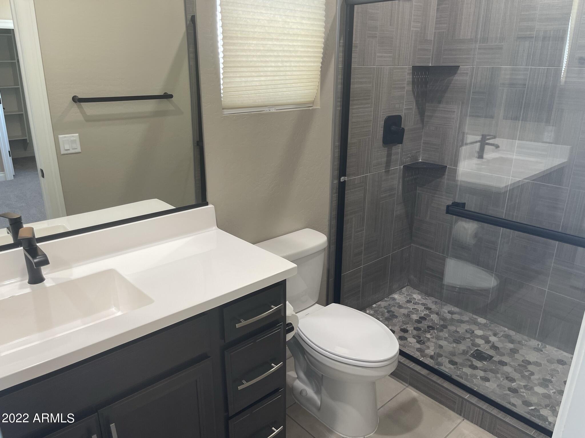 2462 E LOVEBIRD Lane