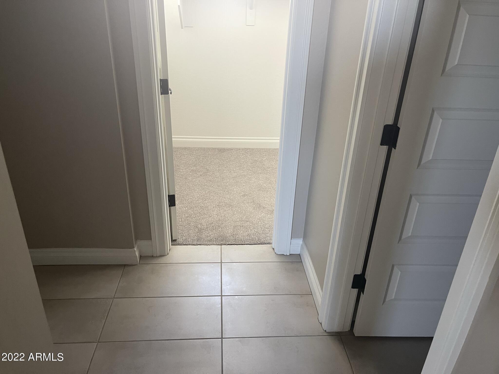 2462 E LOVEBIRD Lane