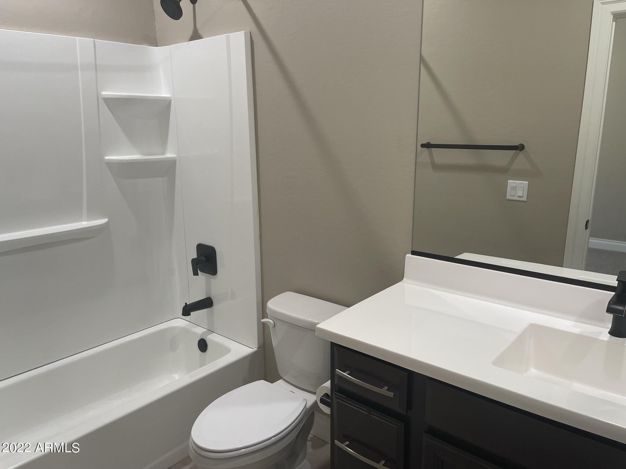 2462 E LOVEBIRD Lane