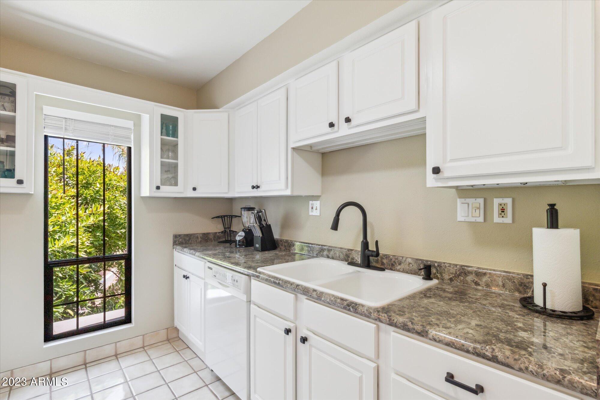 5205 N 24TH Street, 206