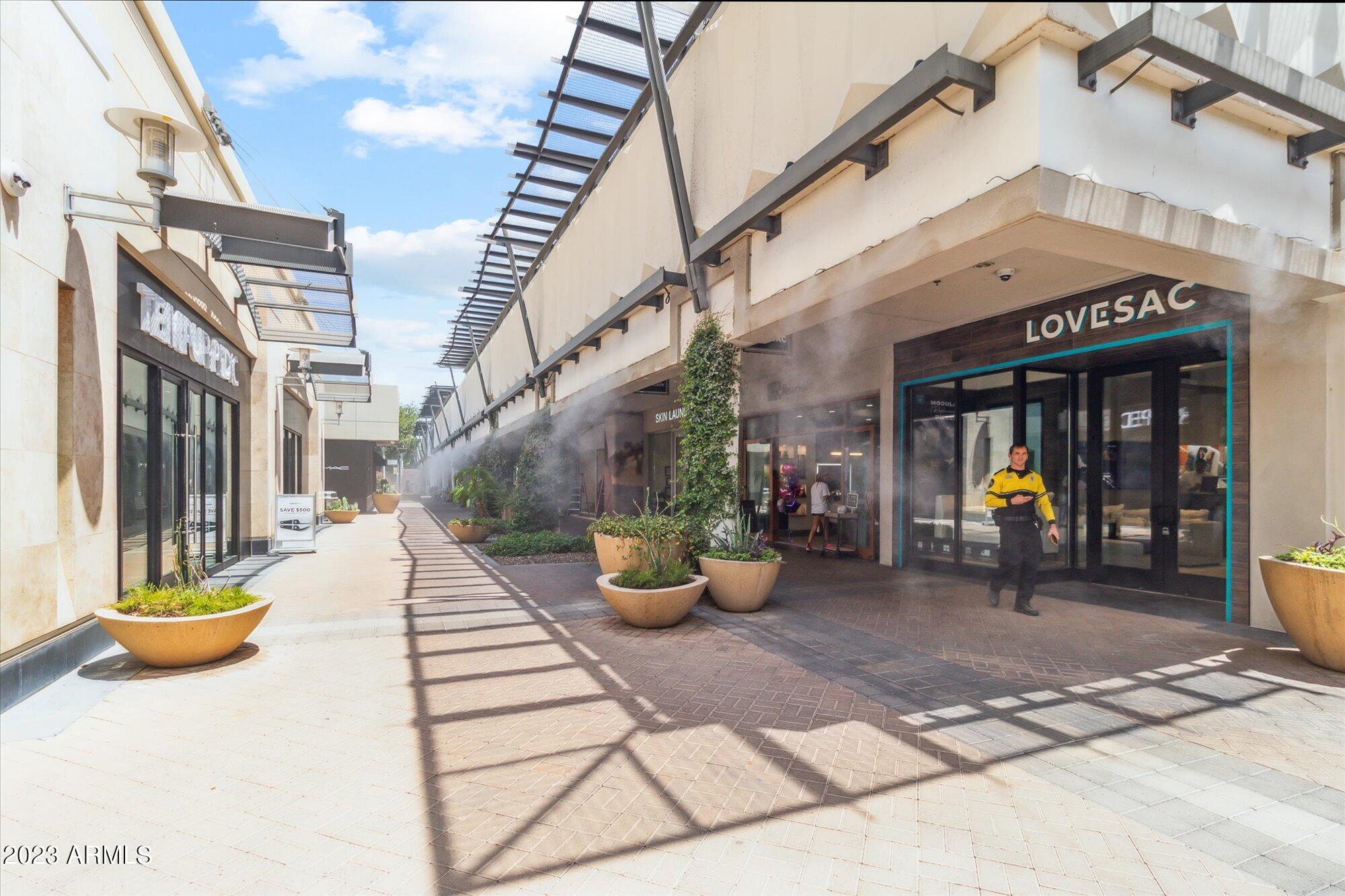 5205 N 24TH Street, 206