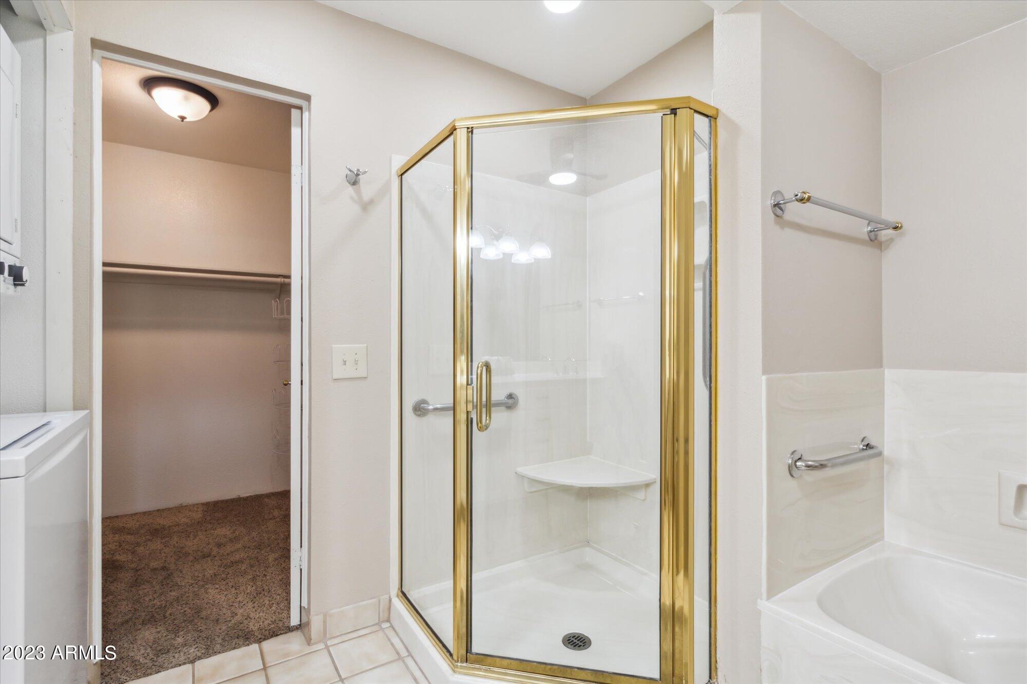 5205 N 24TH Street, 206